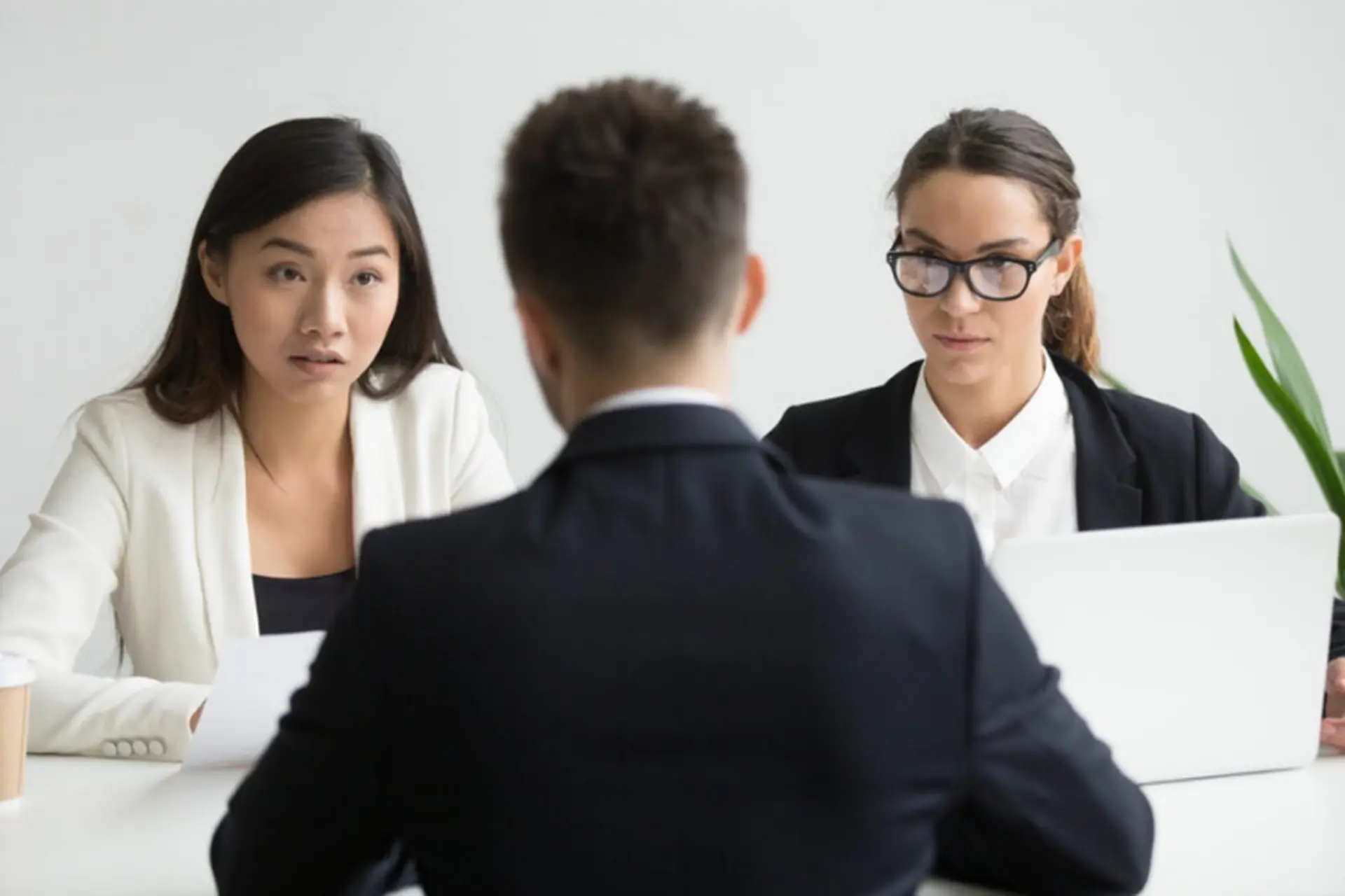 Có nên viết email cảm ơn sau phỏng vấn? Tìm hiểu lợi ích và cách viết chuyên nghiệp