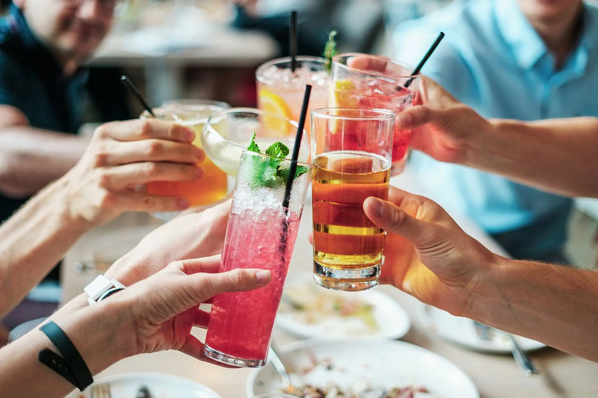 Khám phá 10 loại cocktail độc đáo làm say lòng khách mỗi dịp Tết Nguyên Đán