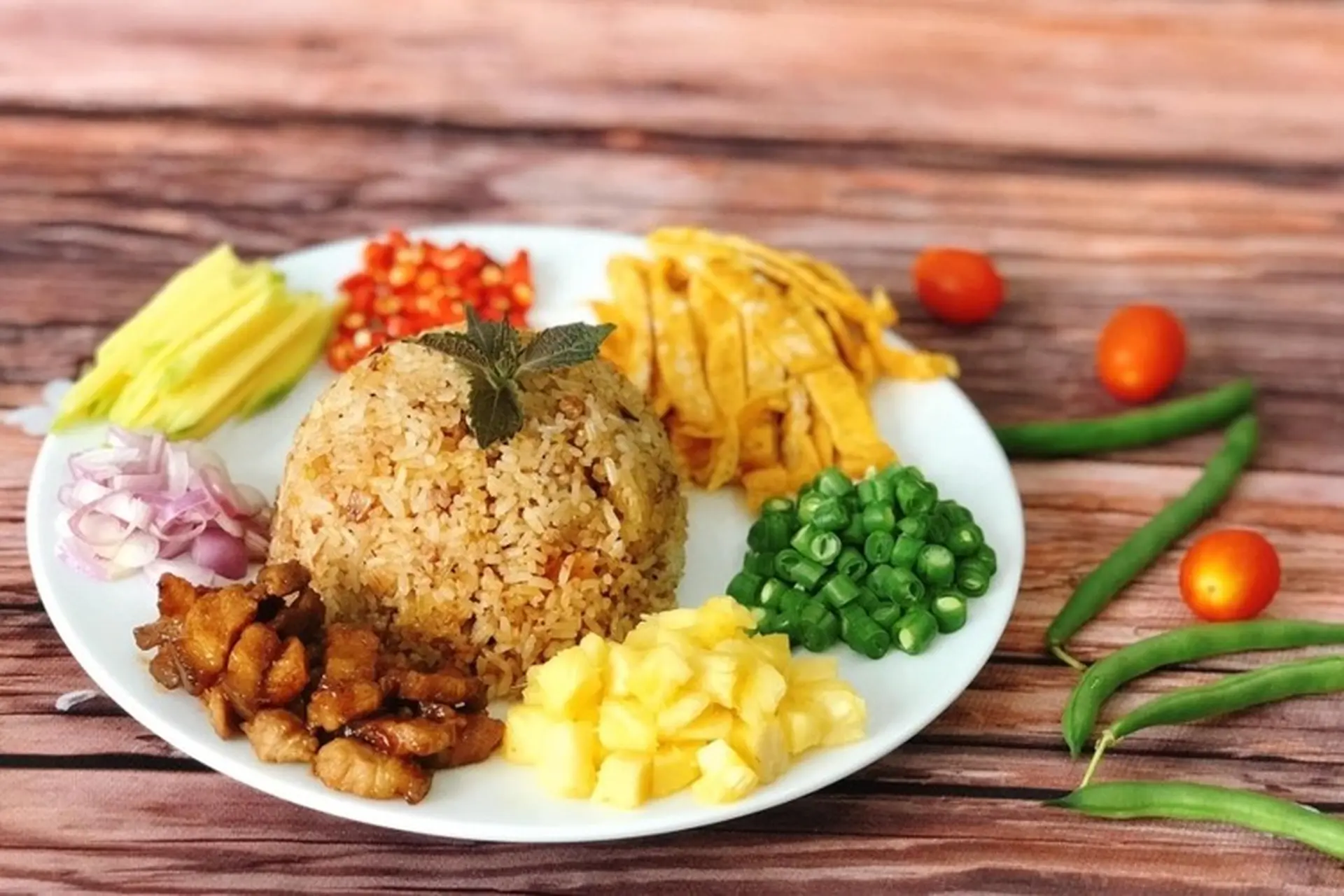 Khám phá cách làm cơm chiên mắm ruốc chuẩn vị tại nhà , thơm ngon khó cưỡng