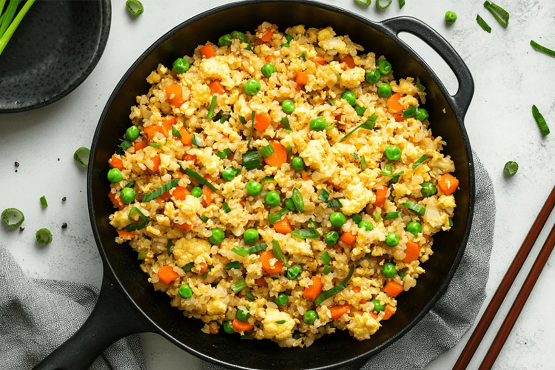 Cách làm cơm rang keto đơn giản - Giải pháp ăn ngon cho người giảm cân theo chế độ ít carb