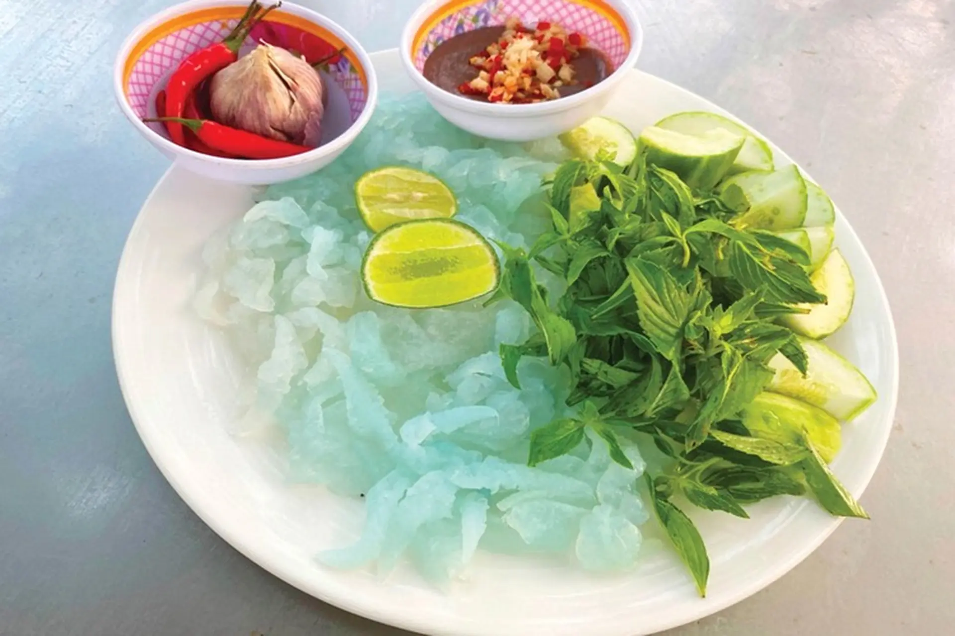 Con nuốc Huế là gì? Cách thưởng thức con nuốc đúng chuẩn hương vị Huế