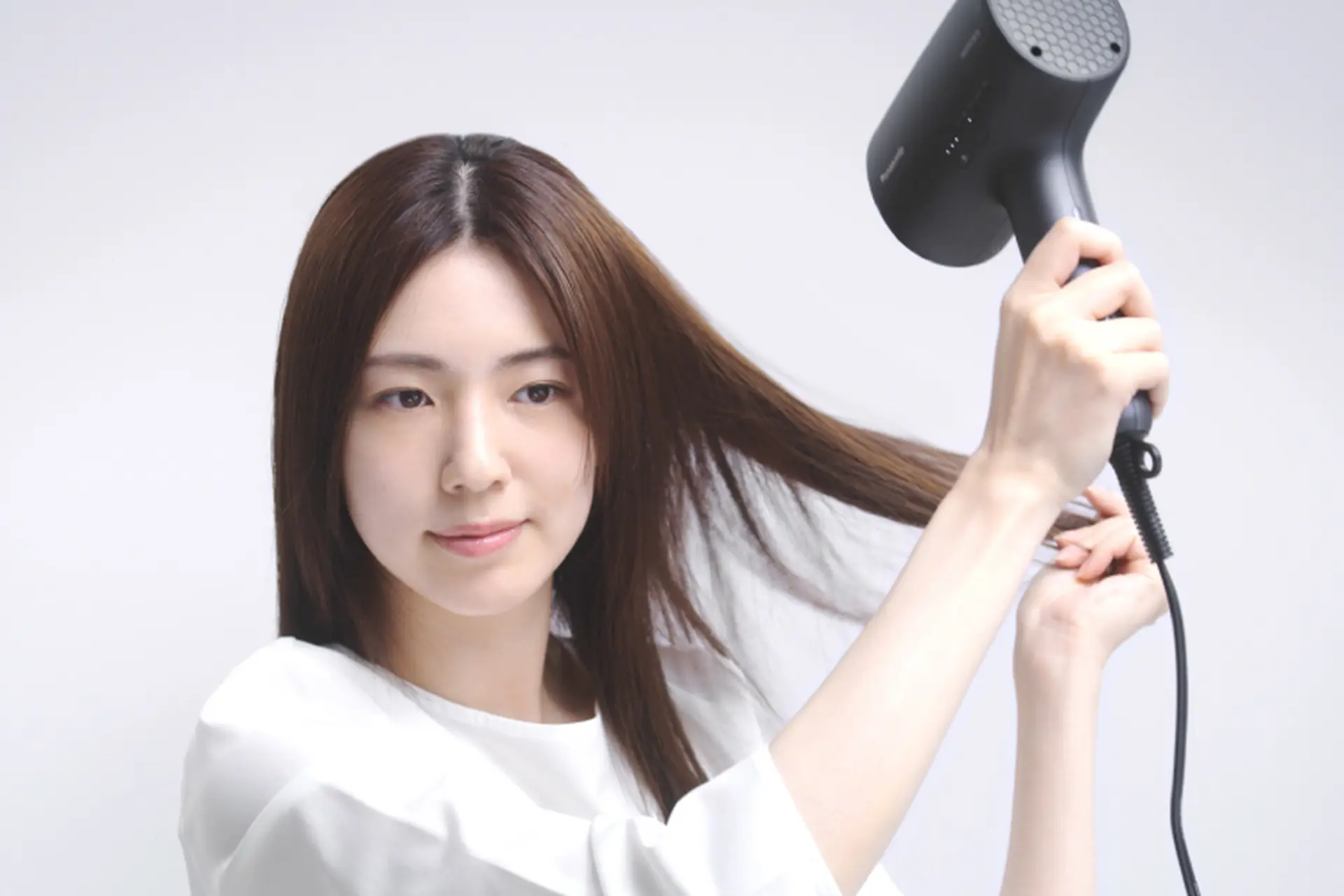 Công nghệ Ionity trên máy sấy tóc: Bảo vệ mái tóc suôn mượt, đáng để đầu tư