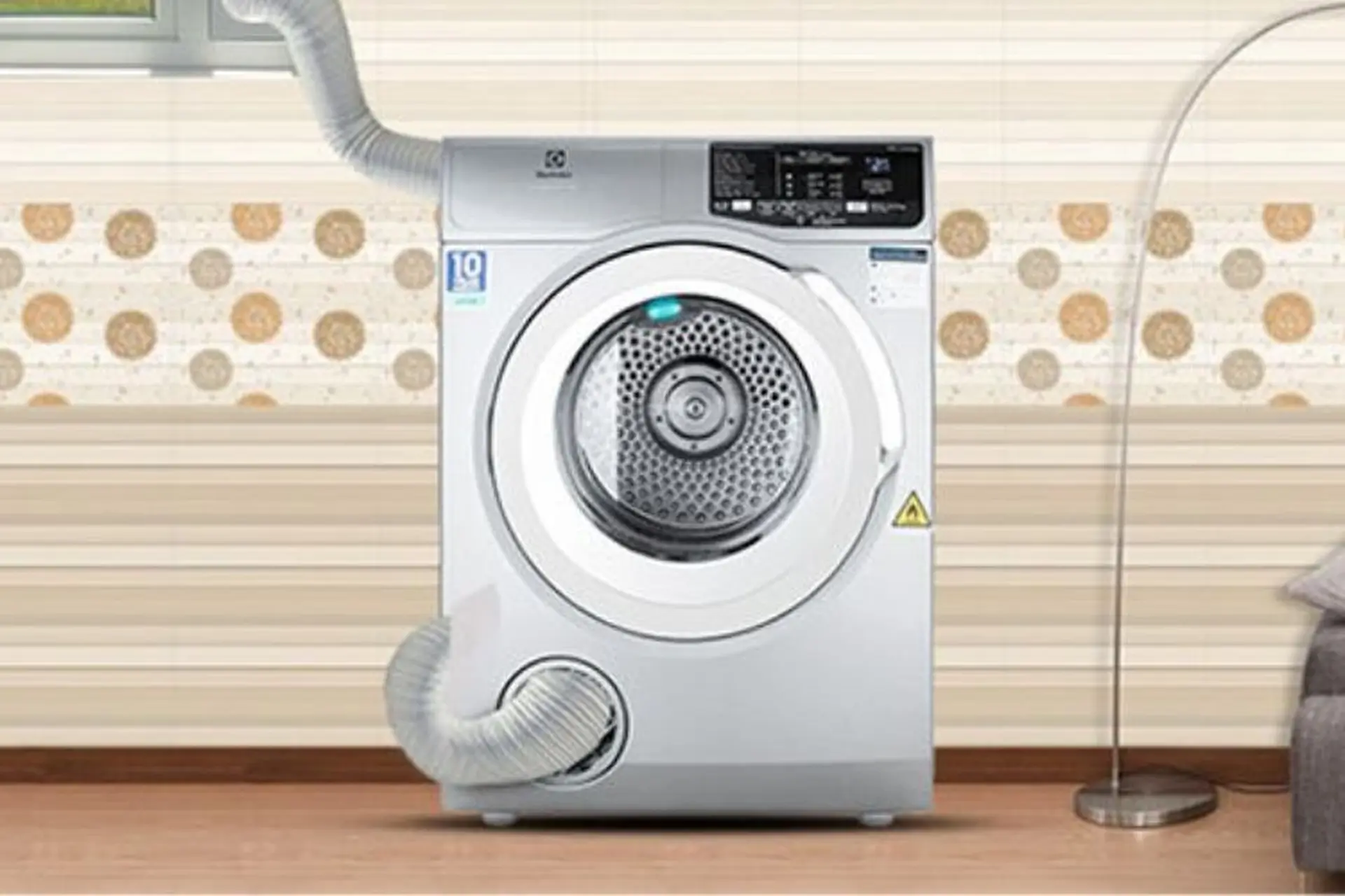 Công nghệ sấy xoay tròn Iron Aid trên máy sấy Electrolux có những đặc điểm nổi bật nào?