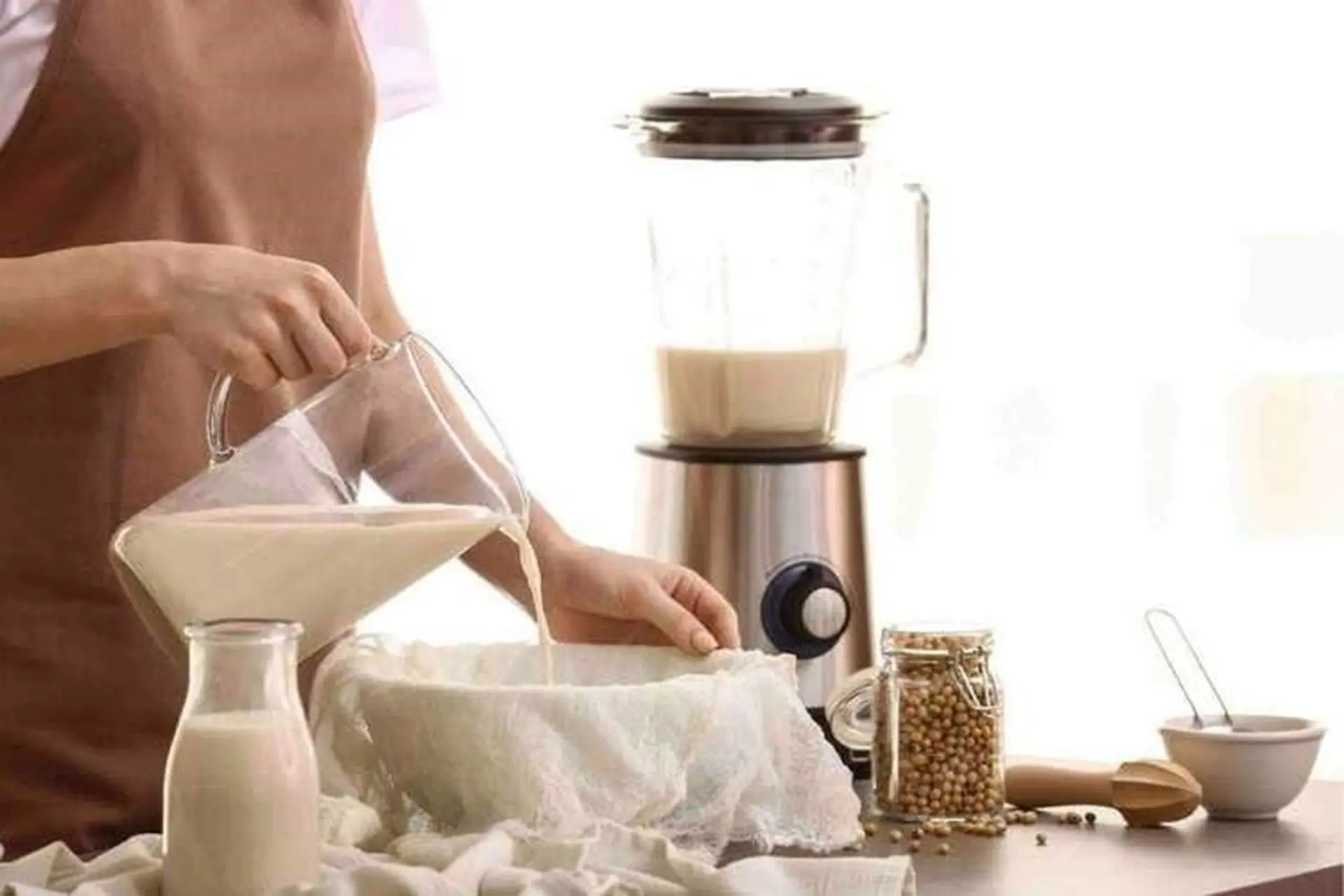 Khám phá các công nghệ trên máy làm sữa hạt: Tiện lợi và hiệu quả cho người dùng