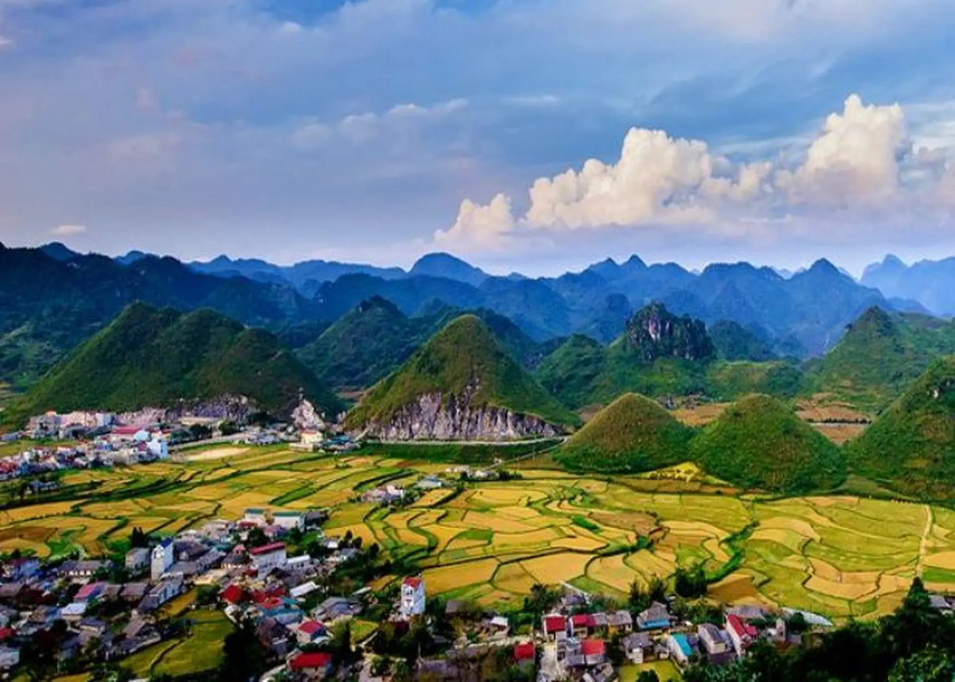 Lạc vào chốn bồng lai tiên cảnh ngoài đời thực khi đến cổng trời Quản Bạ Hà Giang