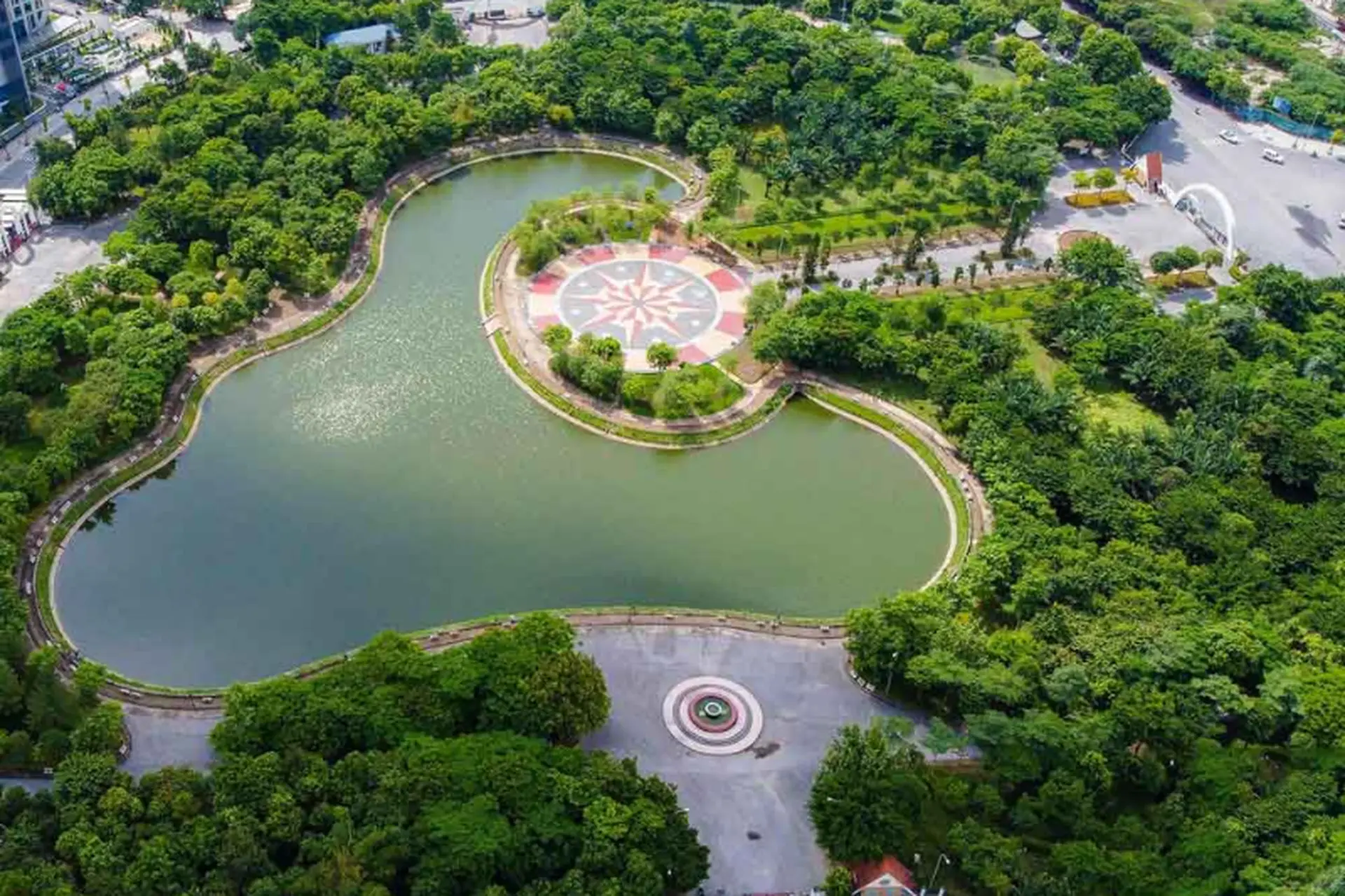 Công viên Cầu Giấy: Không gian xanh giữa lòng Hà Nội - điểm hẹn thư giãn, vui chơi và rèn luyện sức khỏe