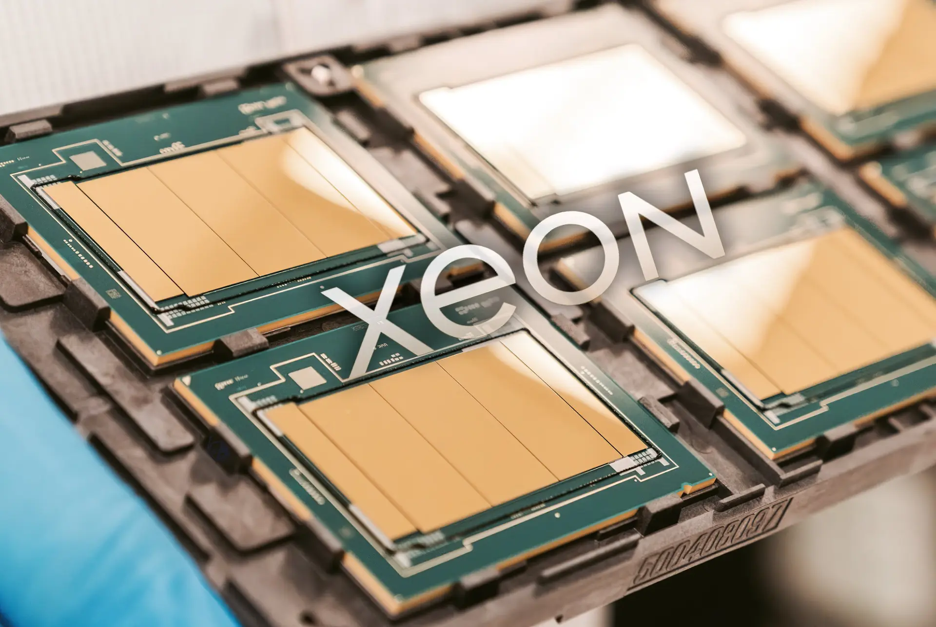 CPU Xeon mới của Intel mạnh cỡ nào?