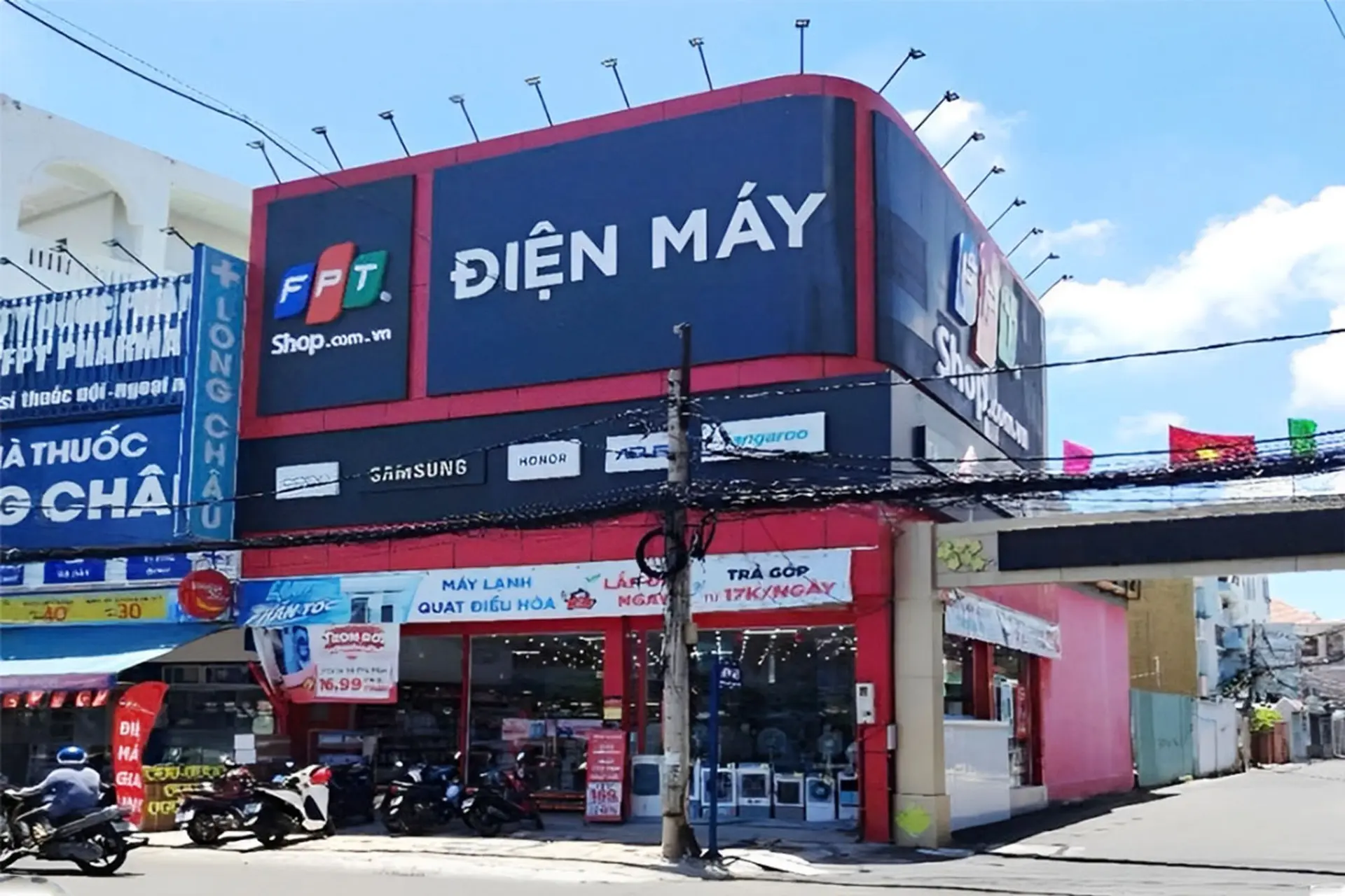 Cửa hàng FPTShop.com.vn tại 563B Nguyễn An Ninh, P. Nguyễn An Ninh, TP ...