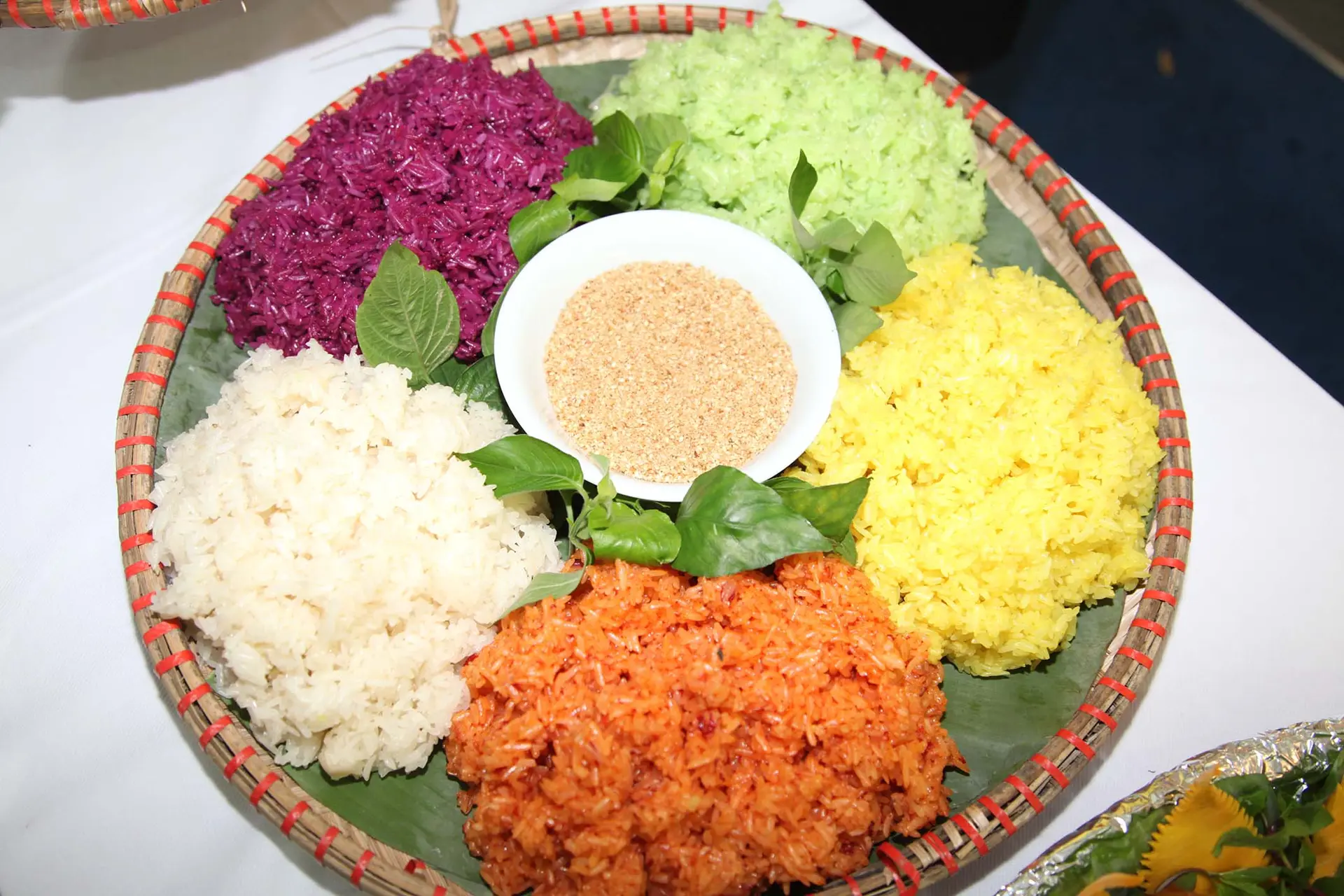 Đặc sản Mai Châu: Top 10 món ăn ngon và quà tặng ý nghĩa bạn không nên bỏ qua