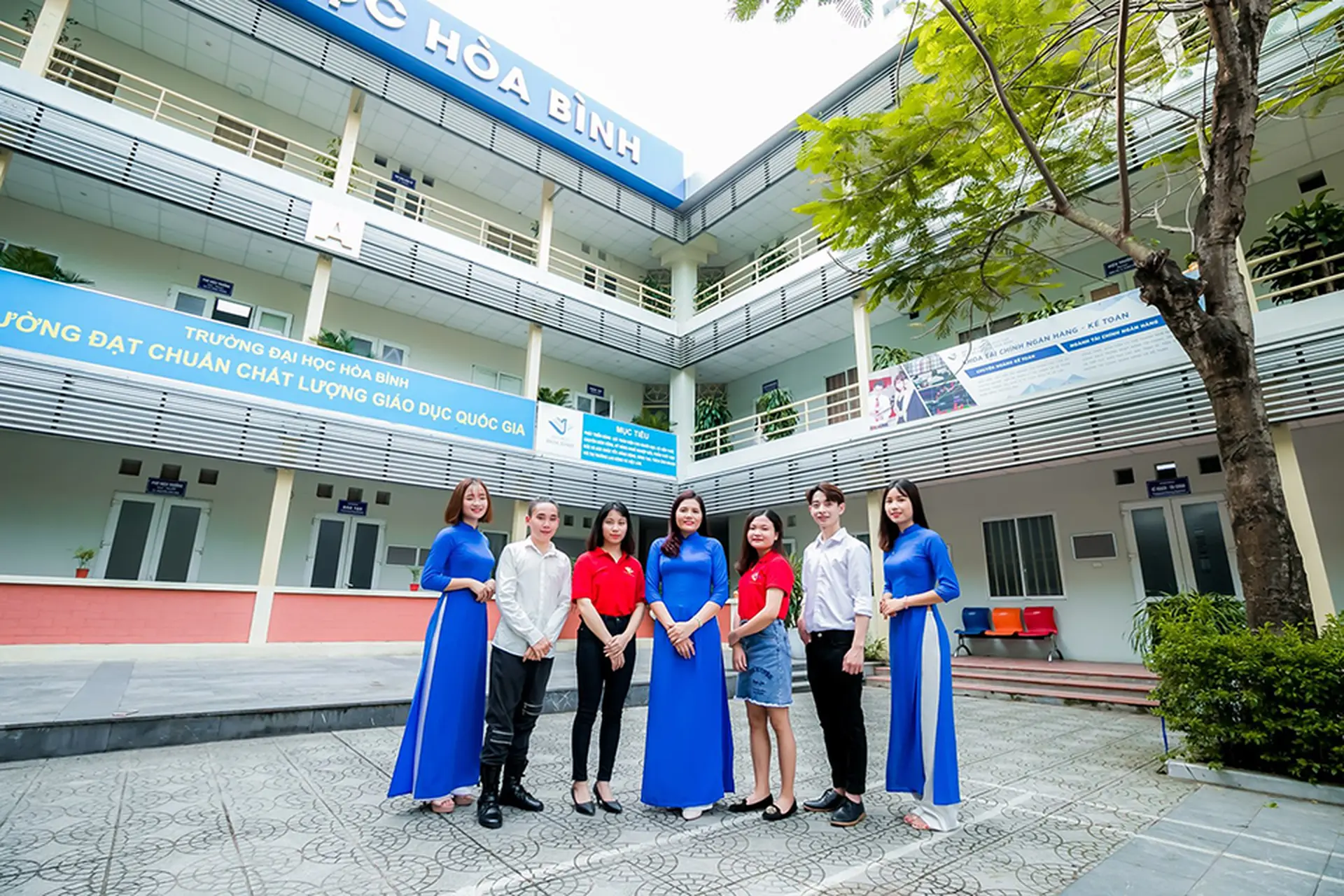 Toàn cảnh điểm chuẩn Đại học Hòa Bình 2025: Ngành nào hot nhất, mức điểm ra sao?