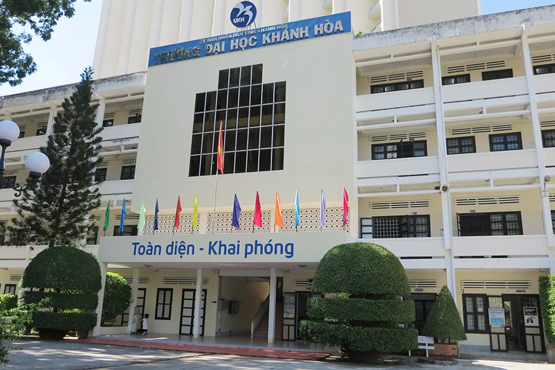Tổng hợp điểm chuẩn Đại học Khánh Hòa 2025 theo ngành học và phương thức xét tuyển