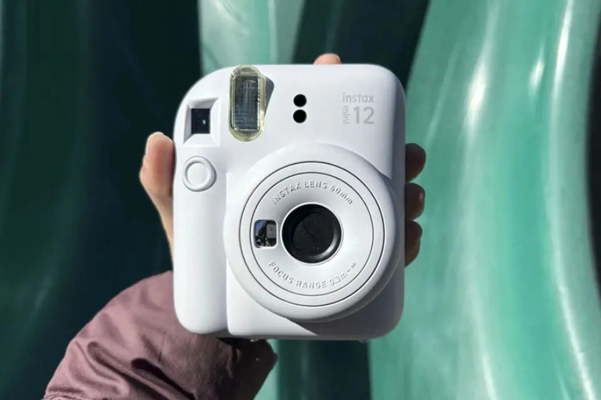 Đánh giá Instax Mini 12: Máy ảnh lấy liền "quốc dân" hay chỉ là bản nâng cấp nhẹ?