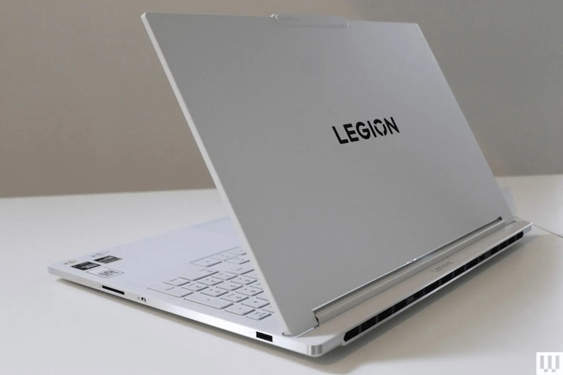 Đánh giá Lenovo Legion 7i: Laptop gaming cao cấp mạnh mẽ, màn hình OLED ấn tượng