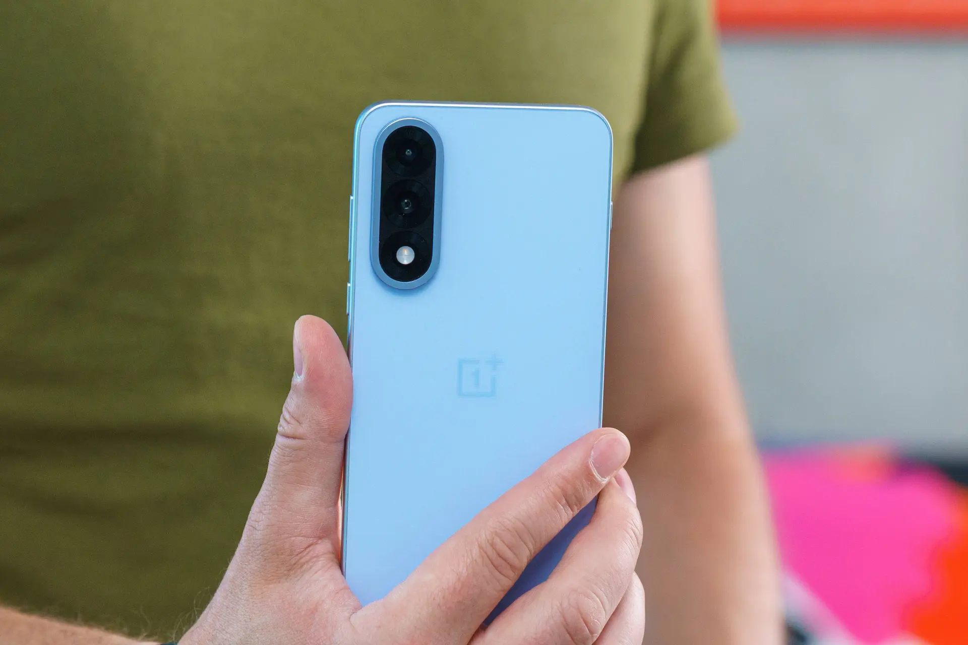 Đánh giá OnePlus Nord 5: Màn hình lớn, pin tốt, camera có cải thiện và đi kèm loạt tính năng AI mới