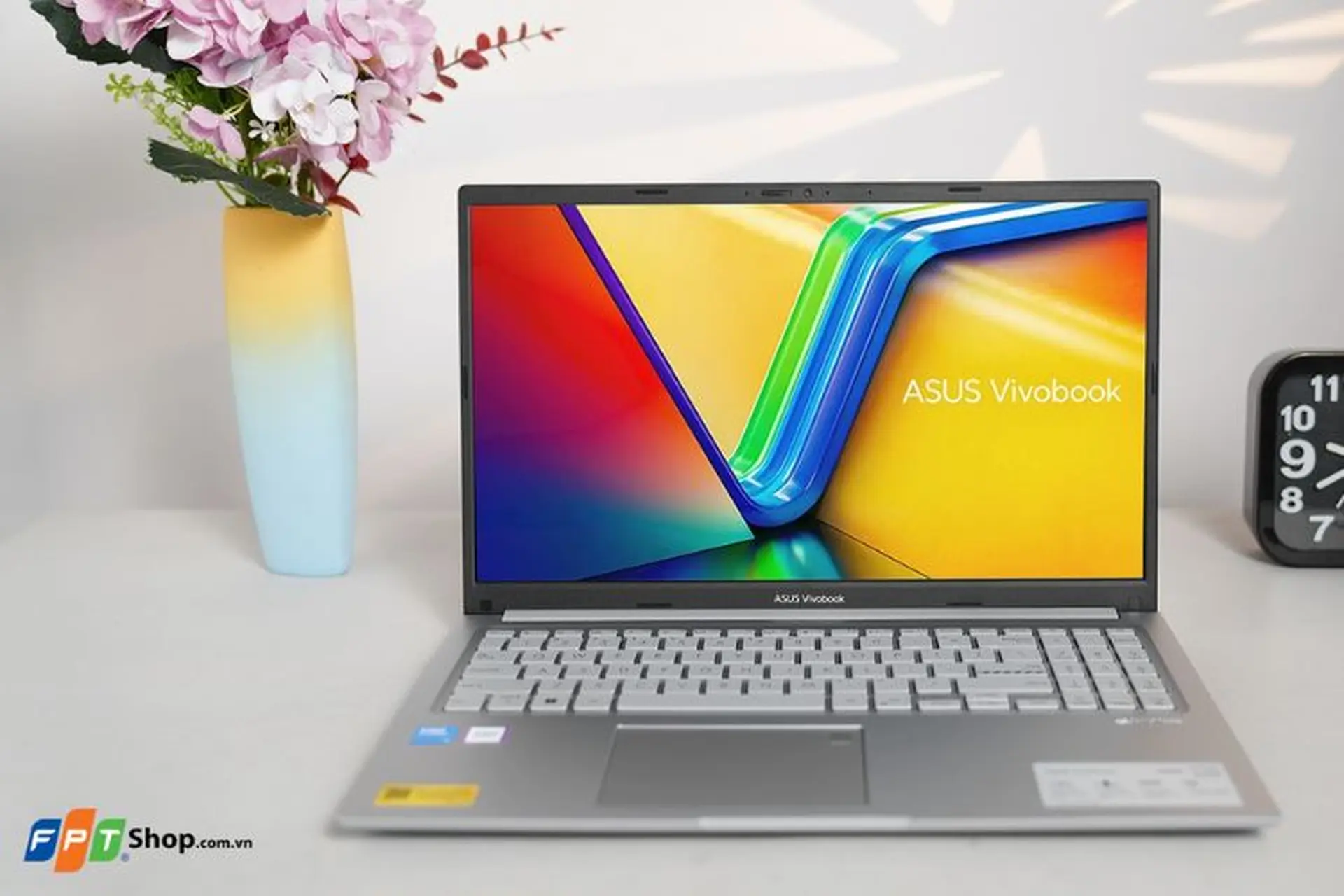 Đánh giá Asus Vivobook X1504VA-BQ265W: Hiệu năng Intel Core 5 mạnh mẽ, RAM 16 GB DDR5, lựa chọn tối ưu cho sinh viên