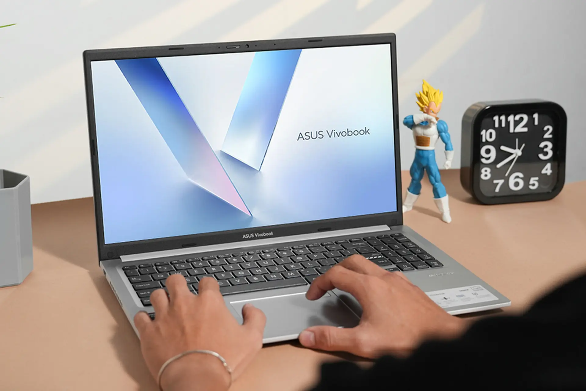 Đánh giá Asus Vivobook X1607CA-MB980W: Laptop 16 inch mạnh mẽ, đa nhiệm linh hoạt
