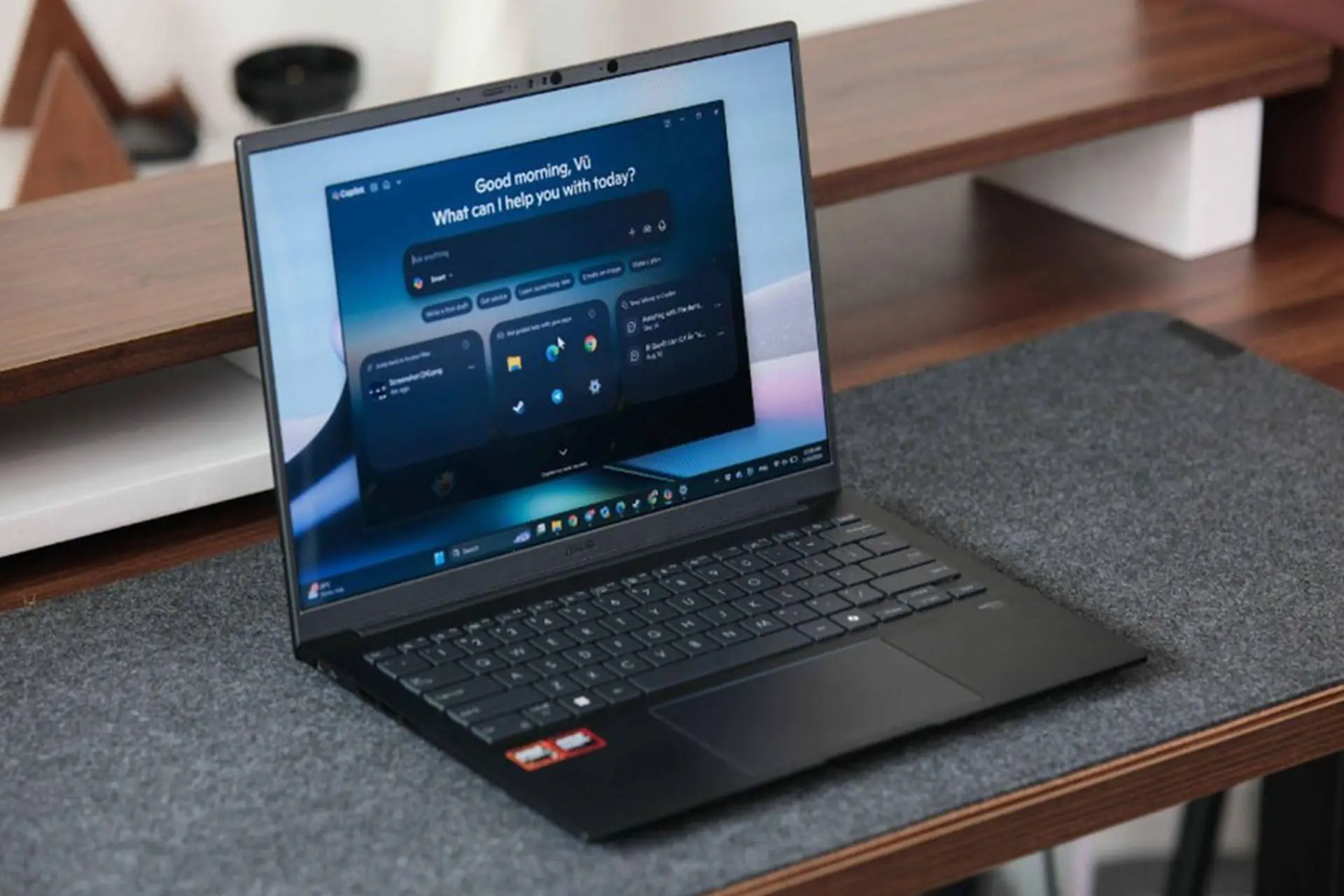 Đánh giá ASUS Zenbook 14 (UM3406GA): Laptop AI AMD Ryzen AI 400 Series mỏng nhẹ, màn hình OLED, pin lâu cho năm 2026