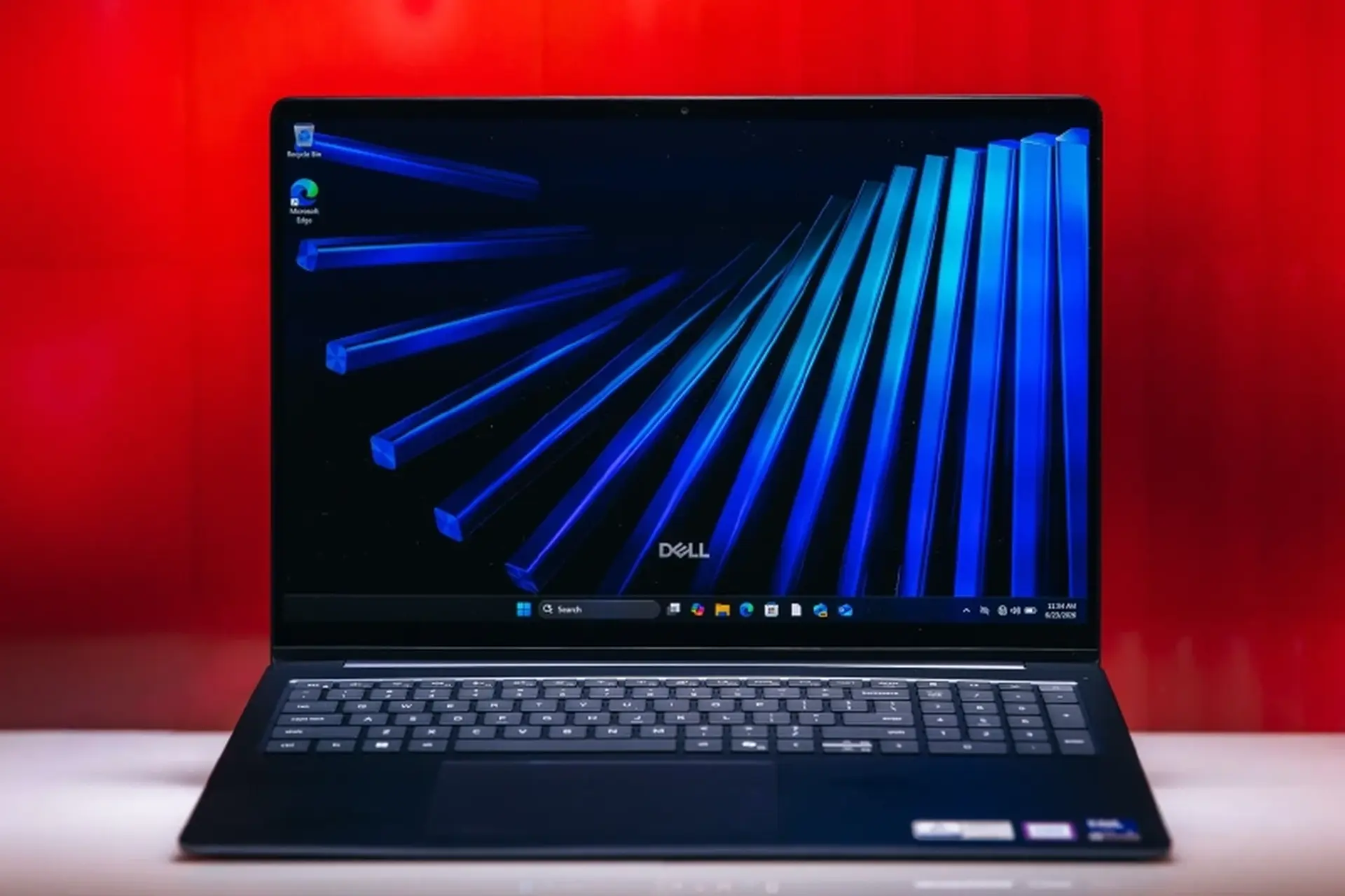Đánh giá Dell 16S: Laptop màn hình OLED 16 inch, pin 18 giờ và hiệu năng ổn định