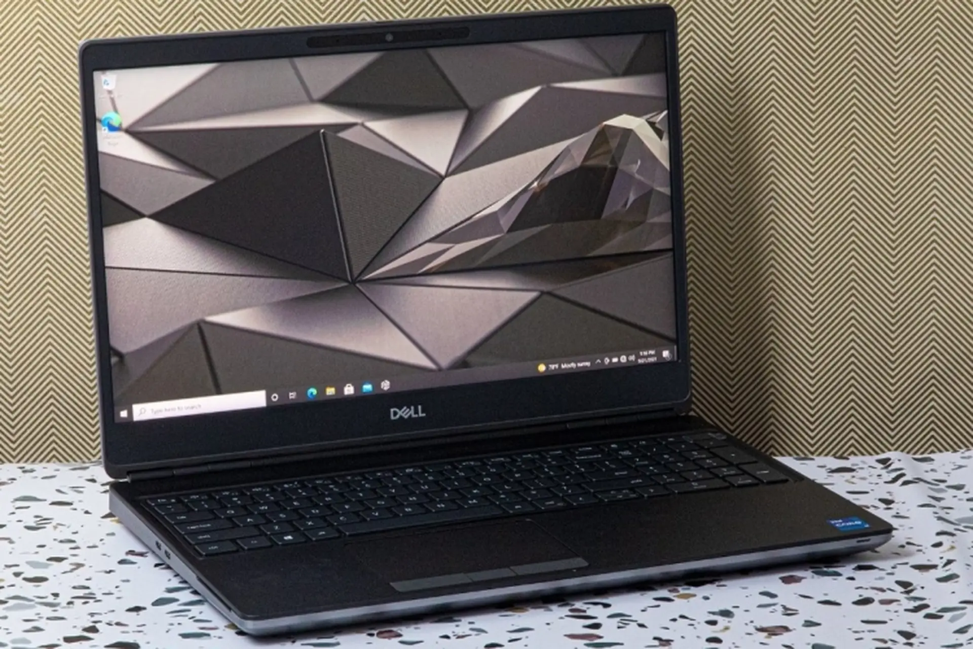 Đánh giá Dell Precision 7560 chi tiết từ thiết kế đến hiệu năng