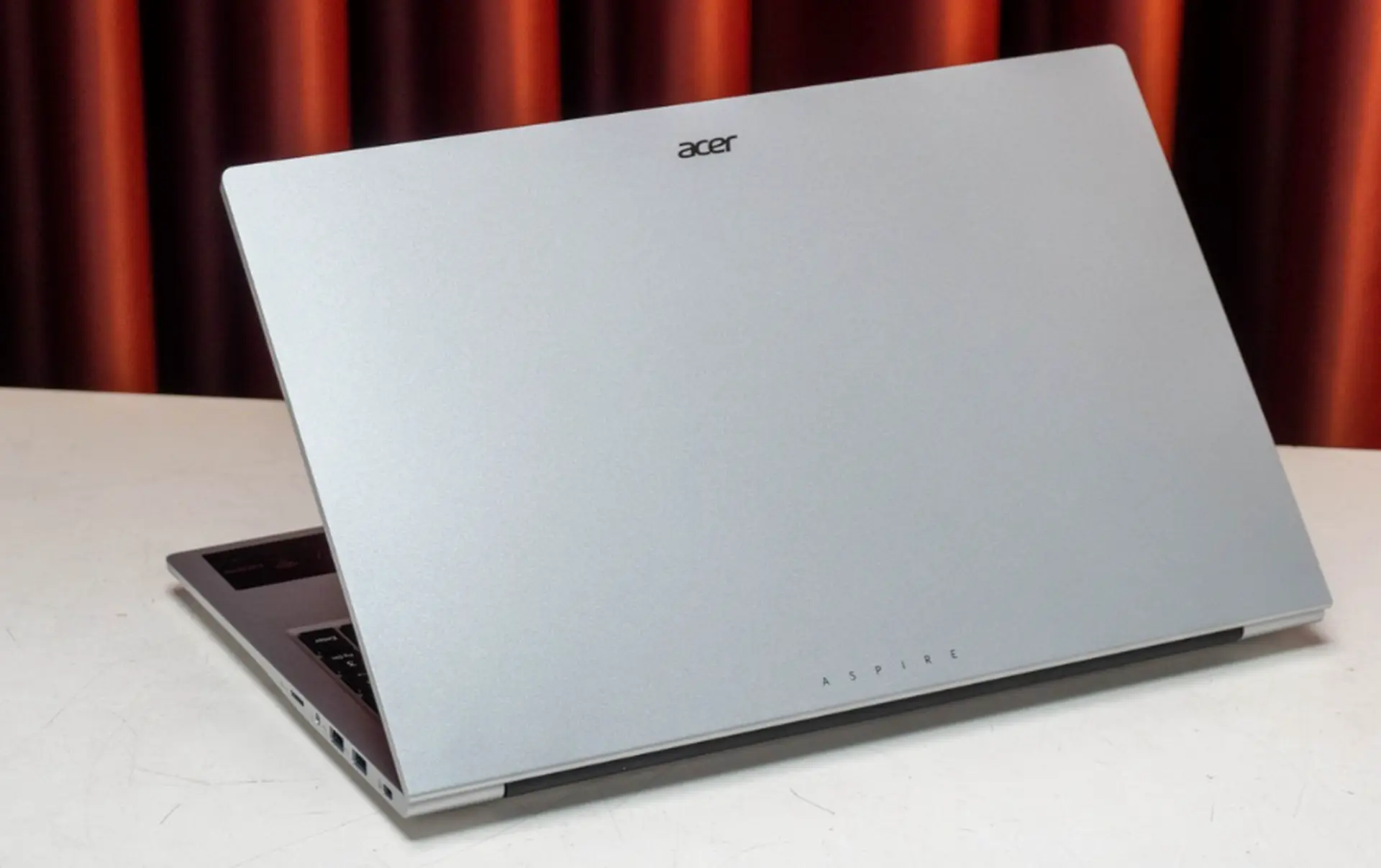 Đánh giá laptop Acer Aspire Lite 15 AL15-42P-R8E6 có đáng mua trong tầm giá khoảng 16 triệu?