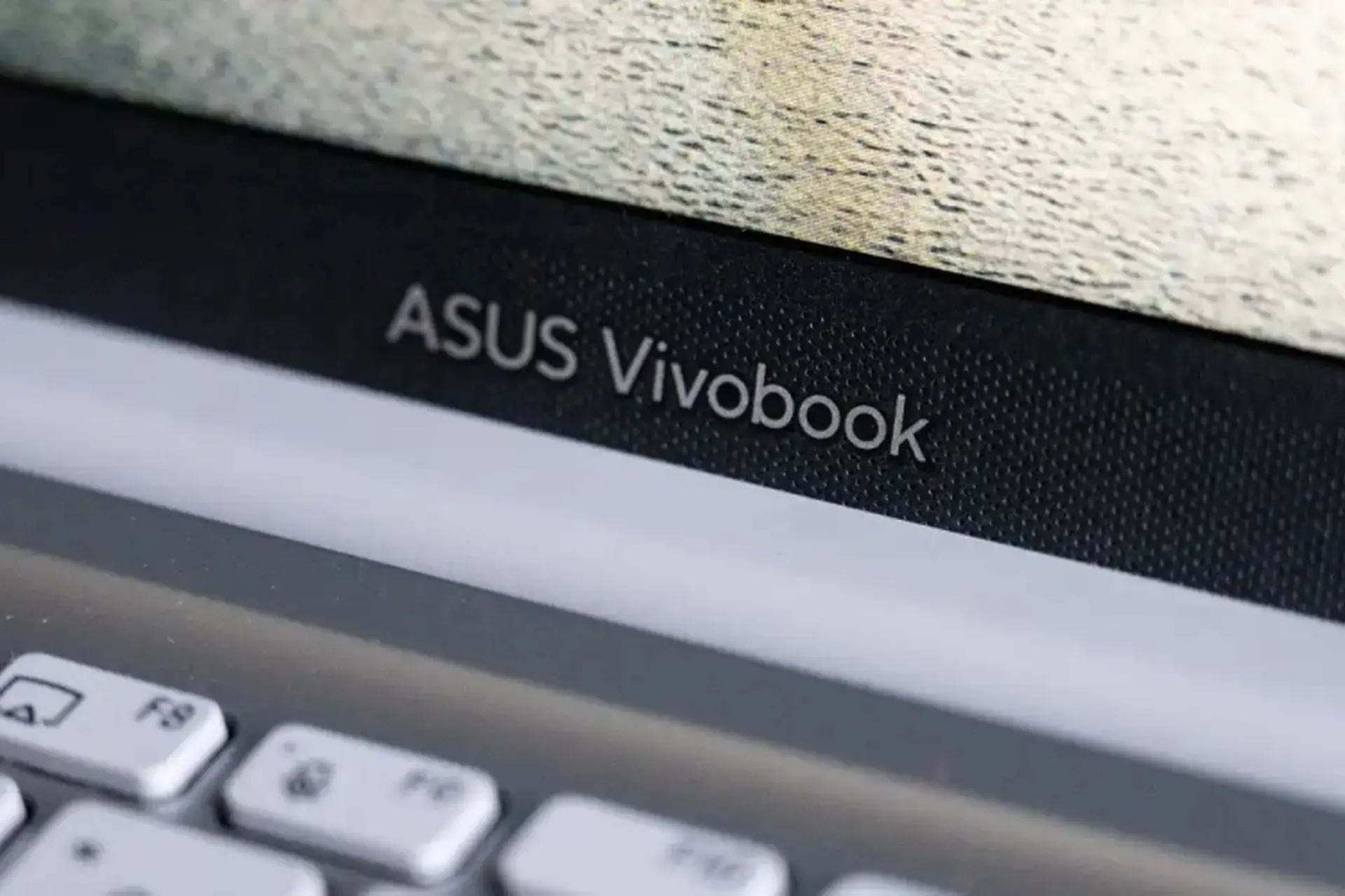 Đánh giá laptop Asus Vivobook 15 X1504ZA-NJ1546W: Máy tính cho dân văn phòng