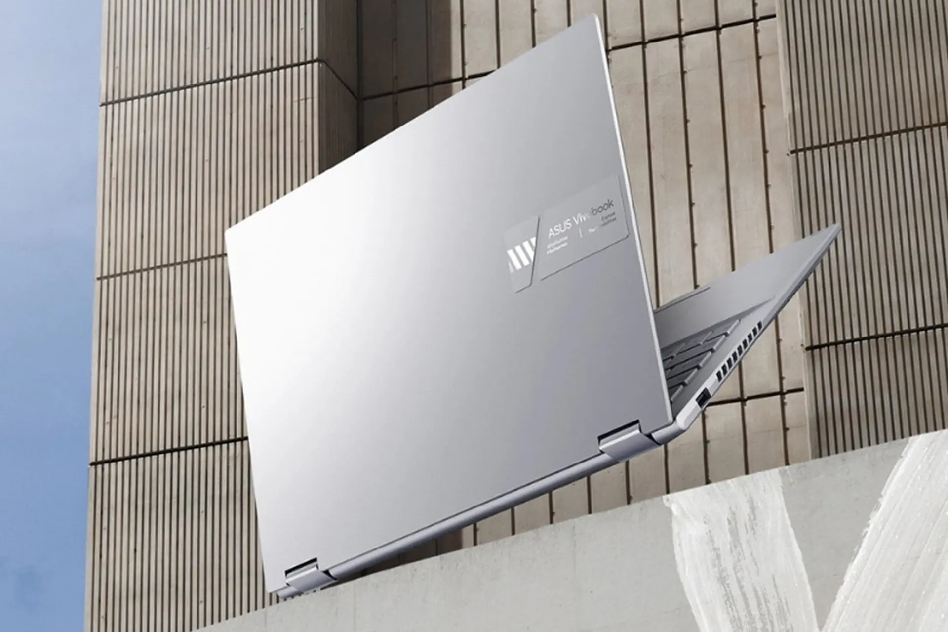 Đánh giá laptop ASUS VivoBook S 14 Flip TP3402VA-LZ632W: Xoay gập linh hoạt, màn hình cảm ứng tiện lợi