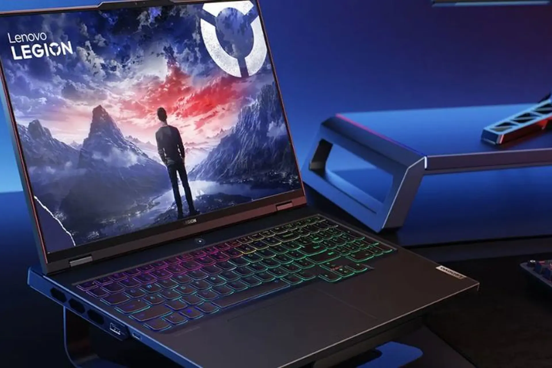 Đánh giá Lenovo Legion 9: Laptop chơi game đầu tiên tích hợp tản nhiệt chất lỏng