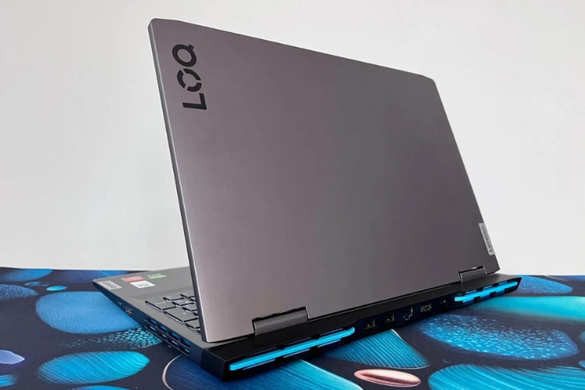 Đánh giá Lenovo LOQ 15IRH8 toàn diện: Hiệu năng, pin, tản nhiệt và những điểm nổi bật