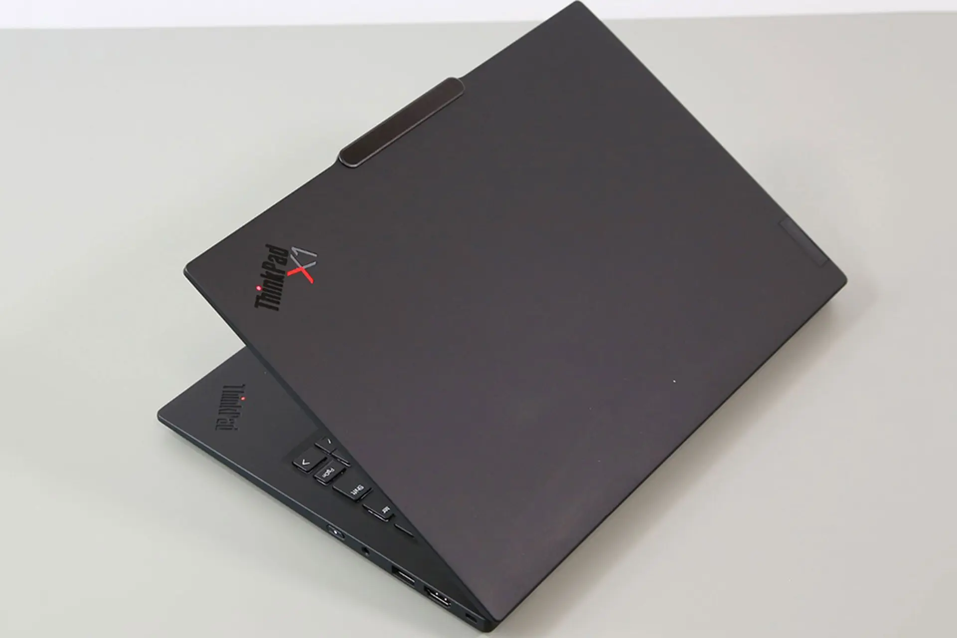 Đánh giá Lenovo ThinkPad X1 Carbon Gen 13: Mẫu Ultrabook doanh nhân đẳng cấp và linh hoạt