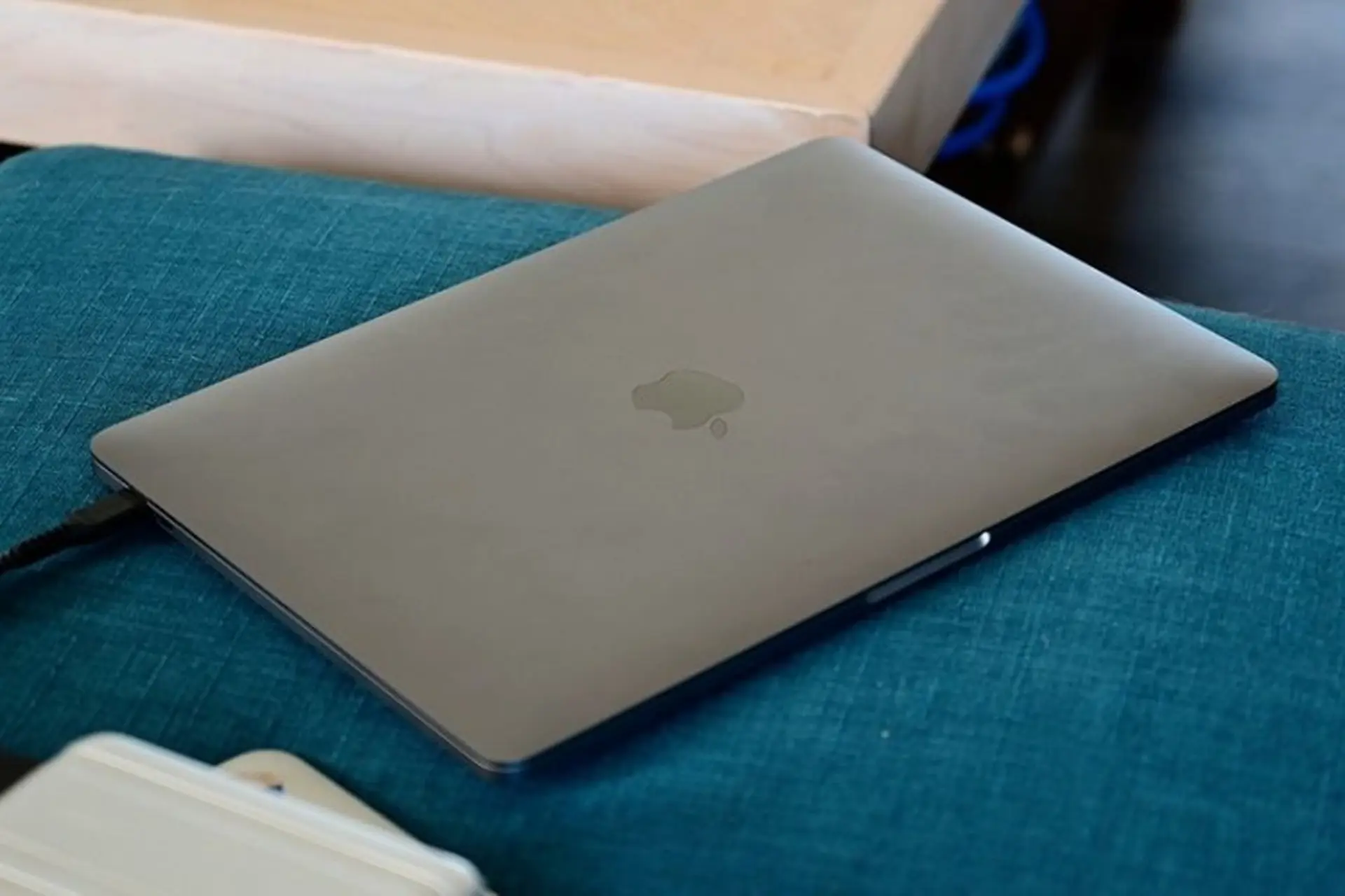 Đánh giá MacBook Pro M1 sau 4 năm: Có còn đáng đầu tư trong năm 2025 không?