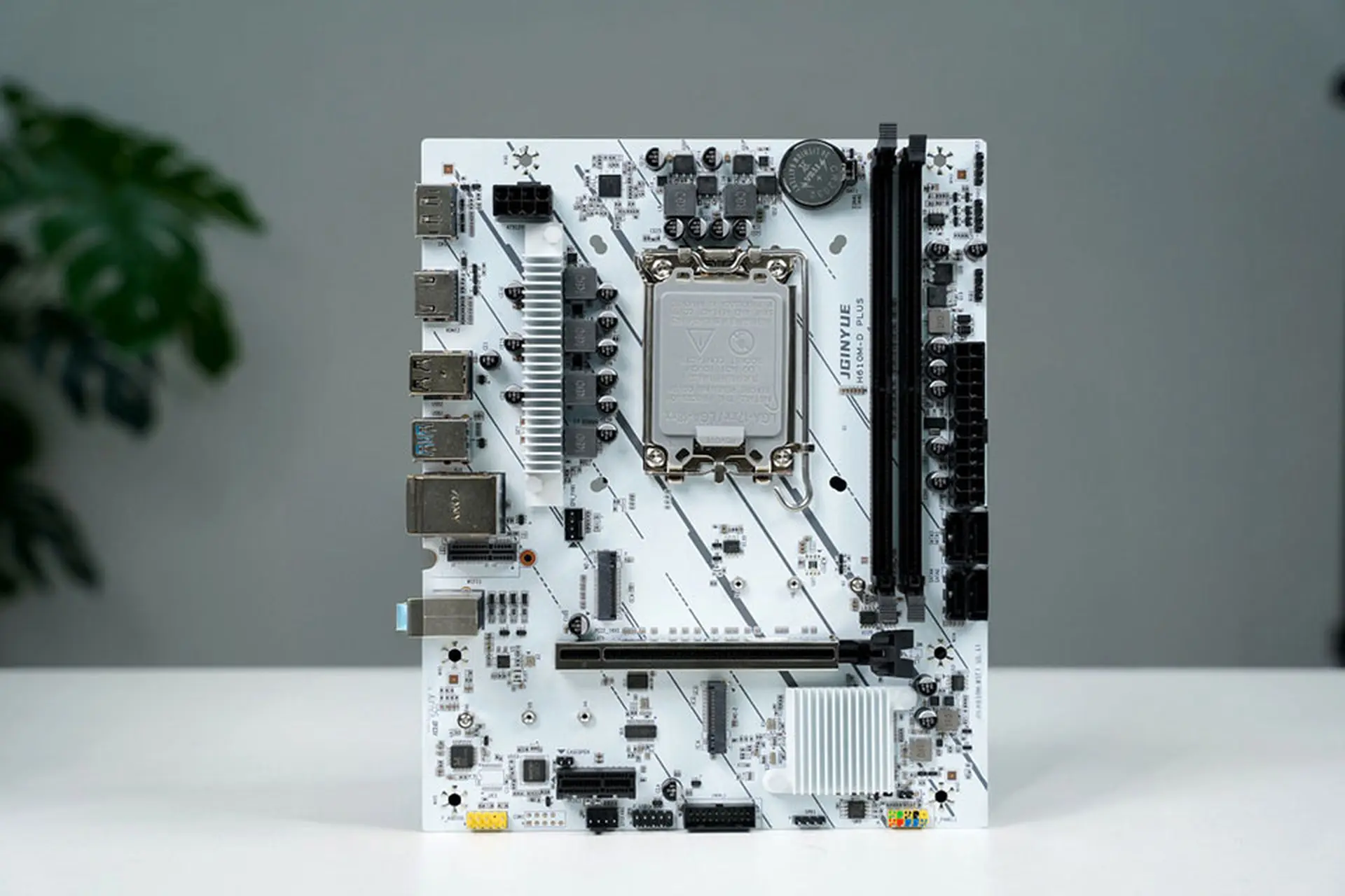 Đánh giá main Jginyue: Có nên chọn bo mạch chủ Trung Quốc để build PC không?