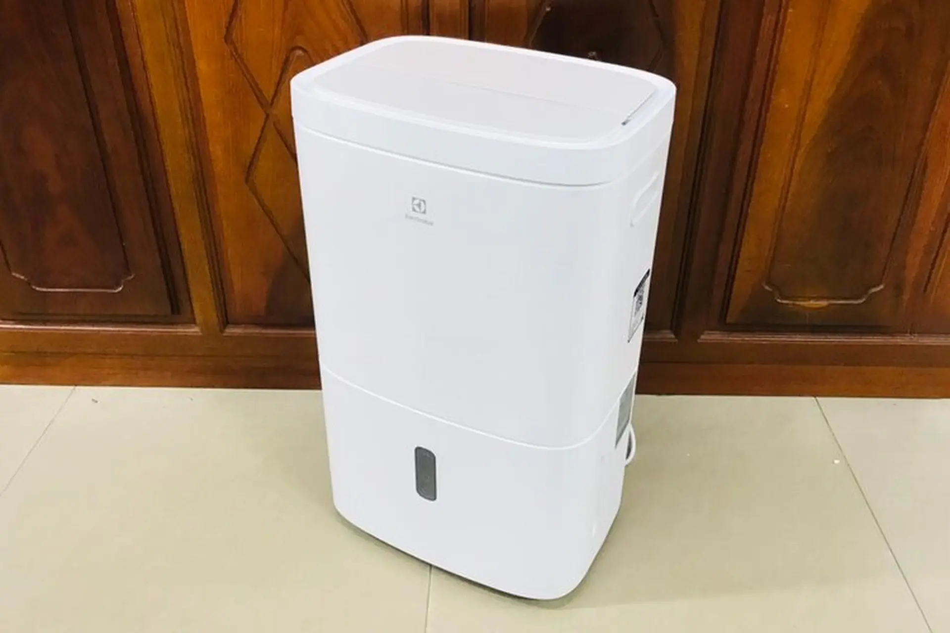 Đánh giá máy hút ẩm EDH10TRBW1: Máy hút ẩm với công nghệ tạo ion tiên tiến, tạo môi trường trong lành
