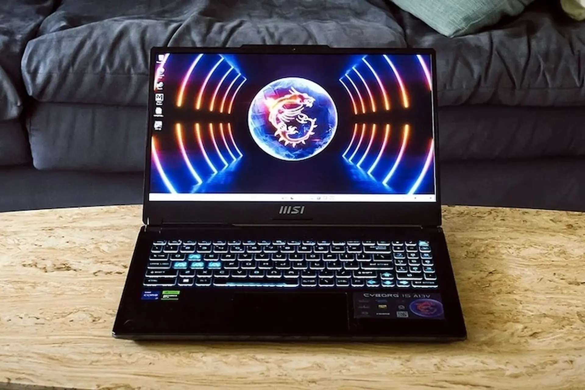 Đánh giá MSI Gaming Cyborg 15 A13VEK: Laptop gaming RTX 4050 mỏng nhẹ cho game thủ phổ thông