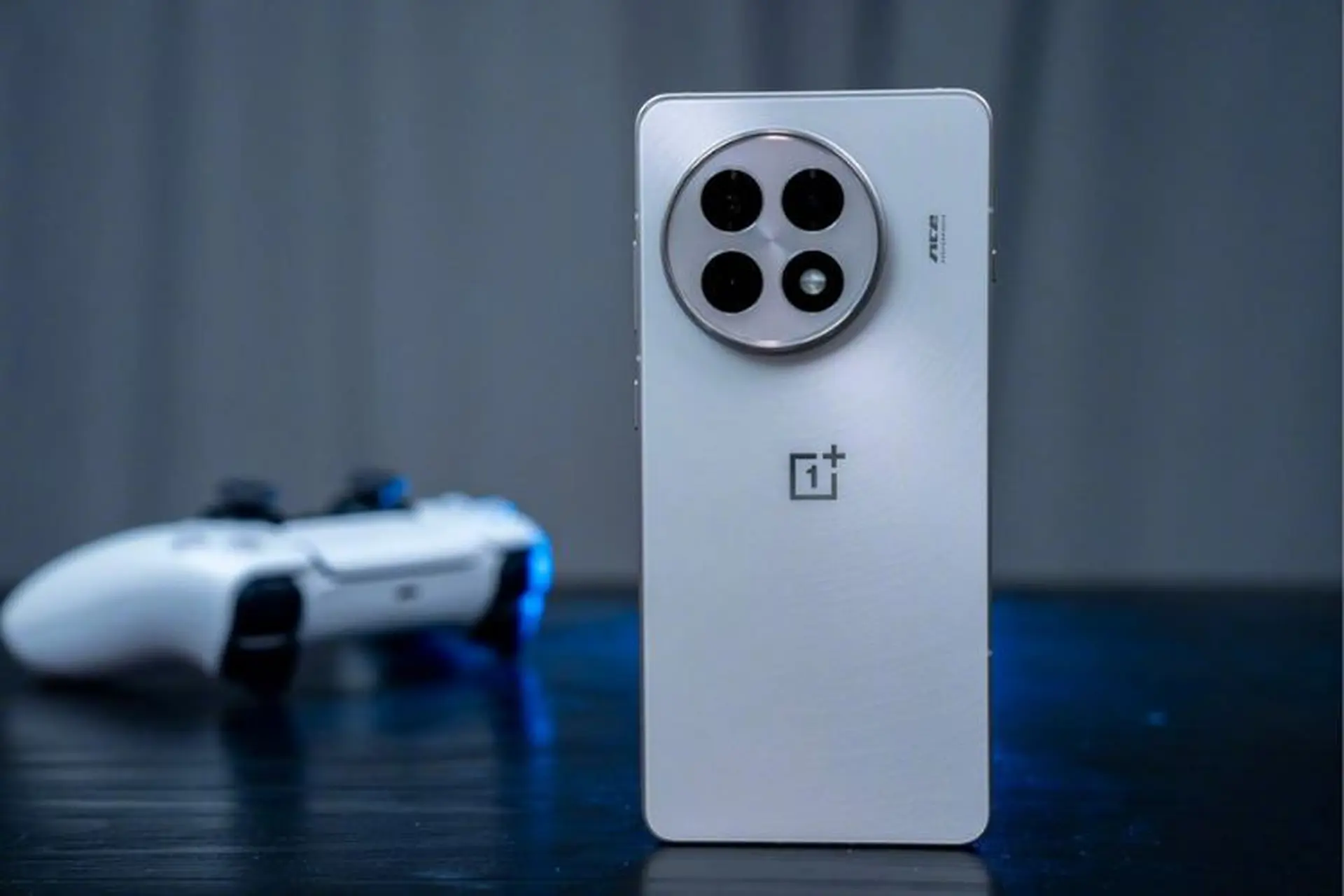 Đánh giá OnePlus Ace 5: Thiết kế ấn tượng, hiệu năng đỉnh cao nhờ Snapdragon 8 Gen 3 và pin 6.400 mAh