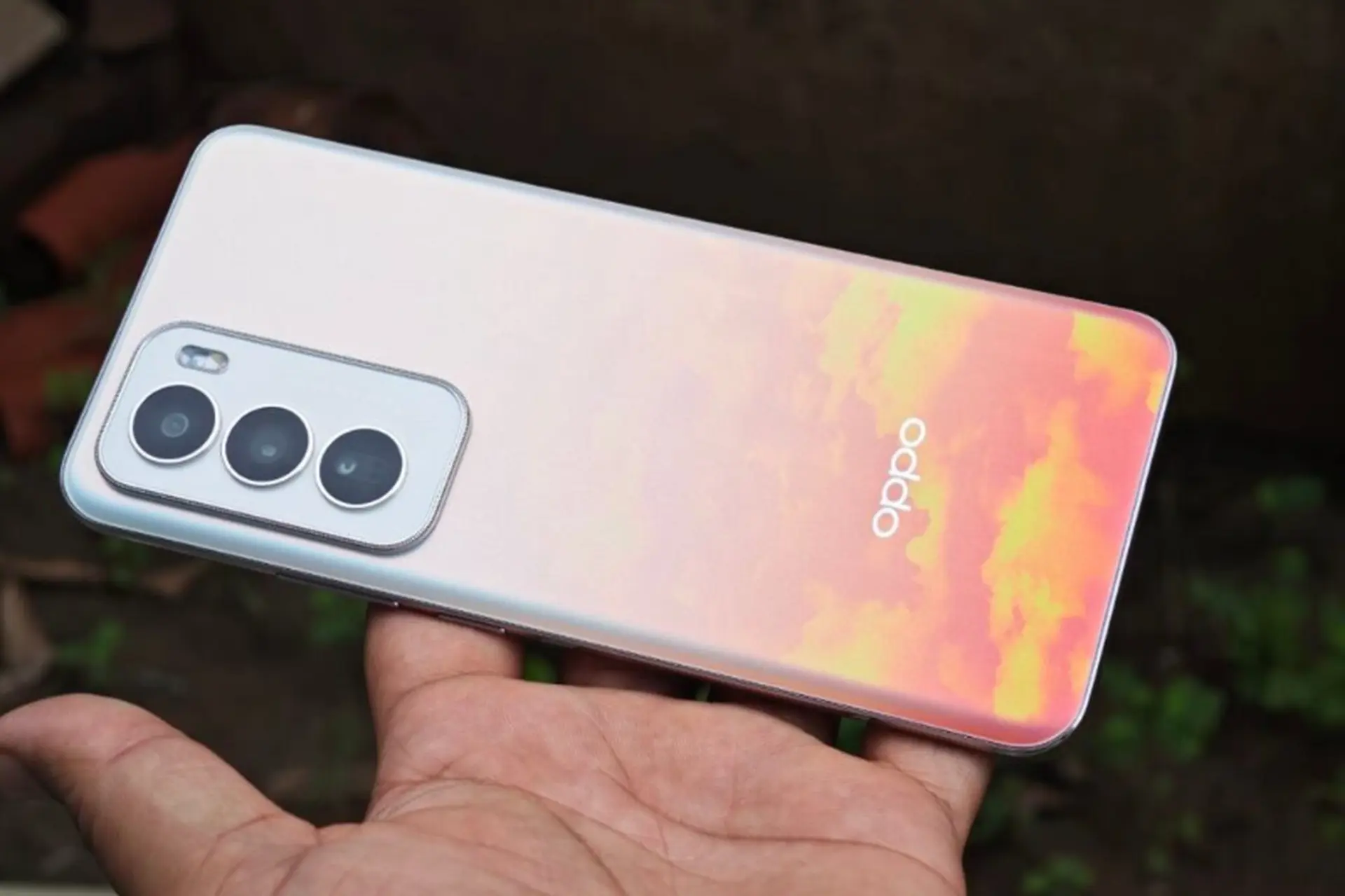 Đánh giá OPPO Reno12 năm 2026: Còn phù hợp cho nhu cầu sử dụng phổ thông không?