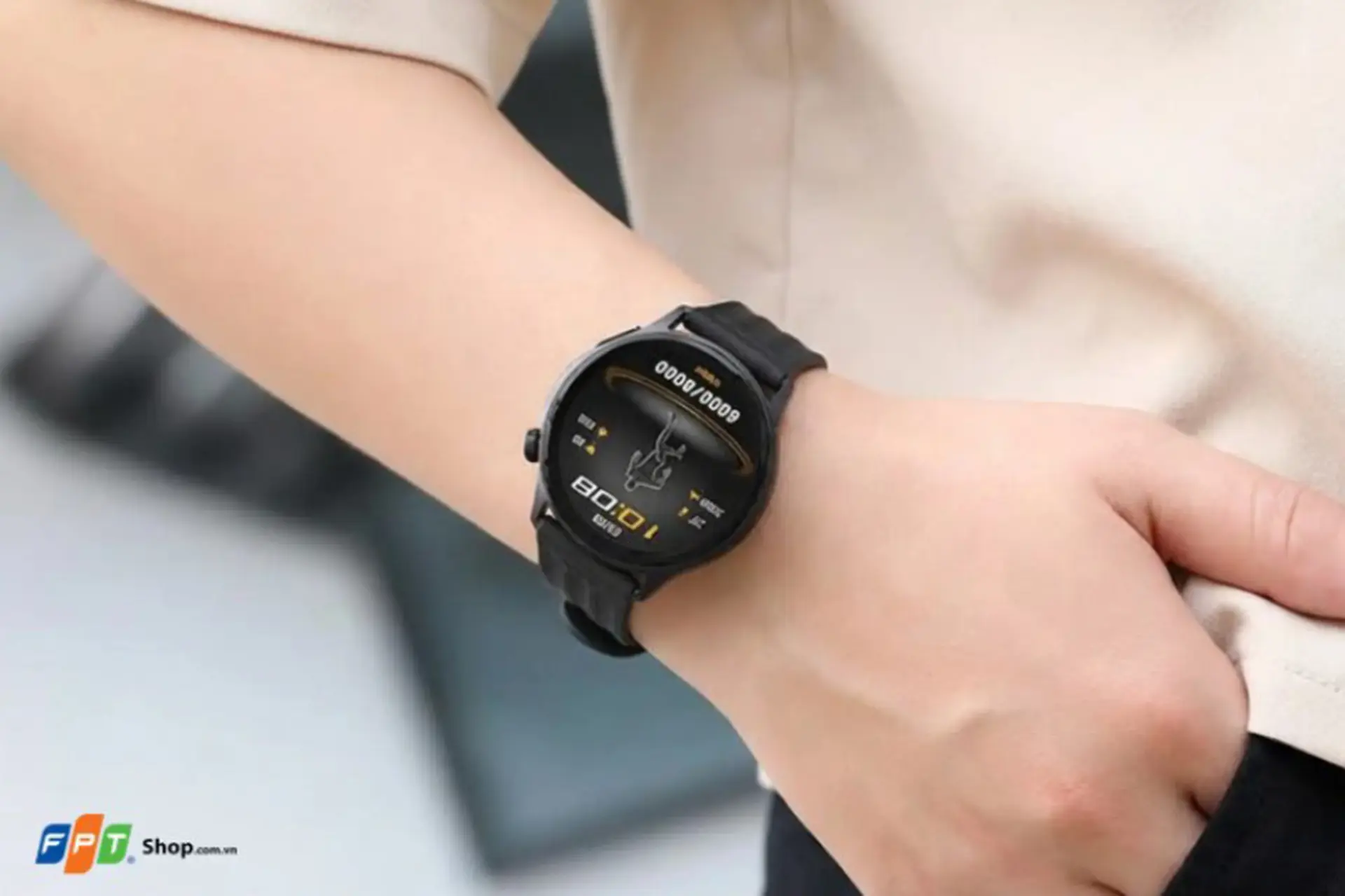 Đánh giá OPPO Watch S: Màn hình 3.000 nit, theo dõi hơn 100 môn thể thao