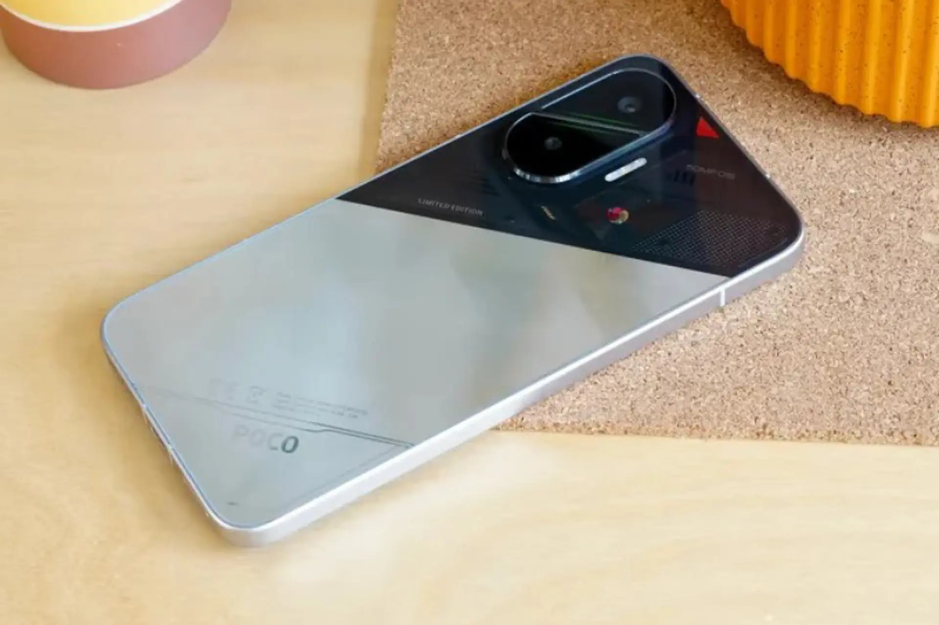 Đánh giá POCO F7: Cấu hình Snapdragon 8s Gen 4, pin 6500 mAh, sạc nhanh 90 W