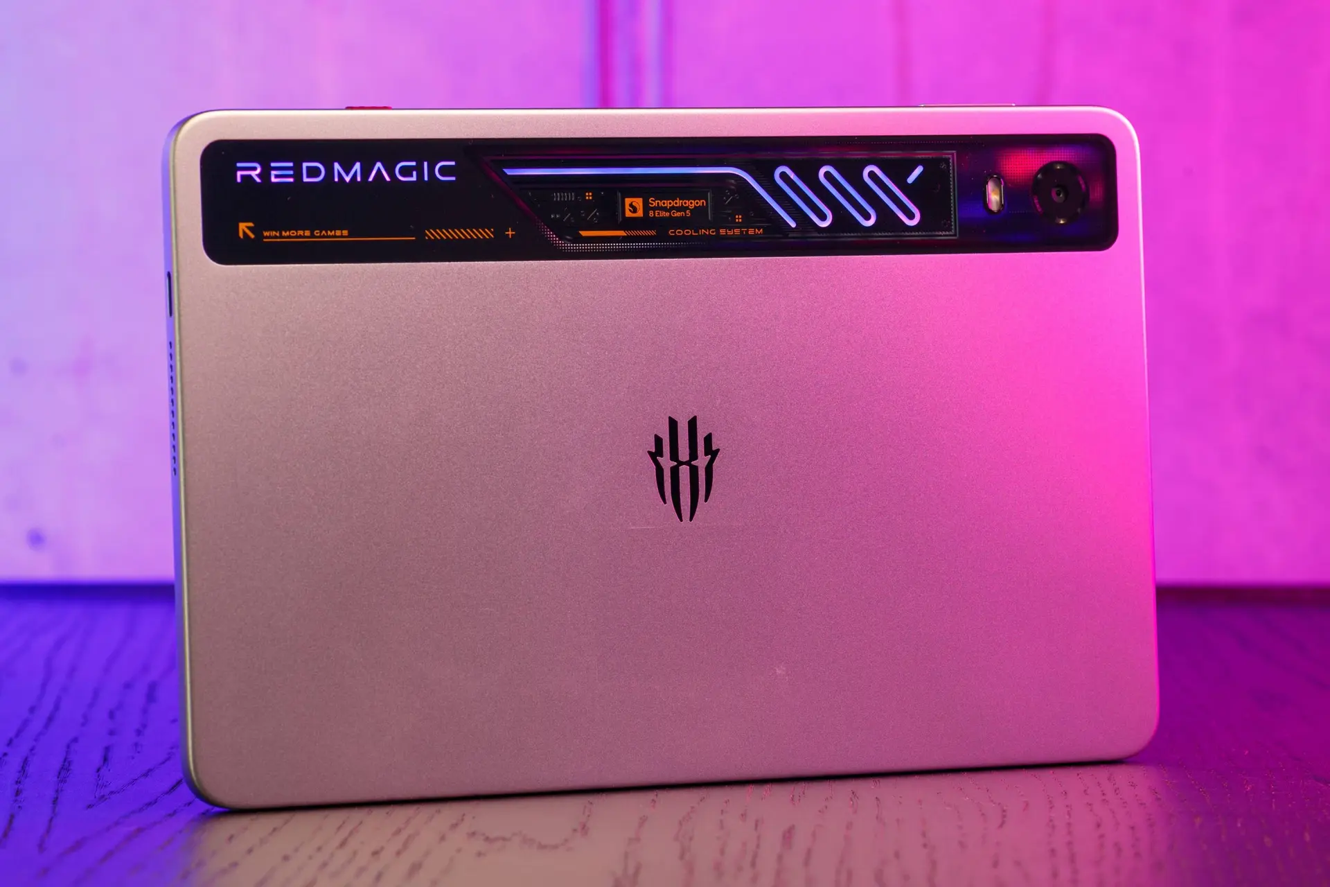 Đánh giá RedMagic Astra 2: Máy tính bảng gaming mạnh mẽ với màn hình 185 Hz và chip Snapdragon 8 Elite Gen 5