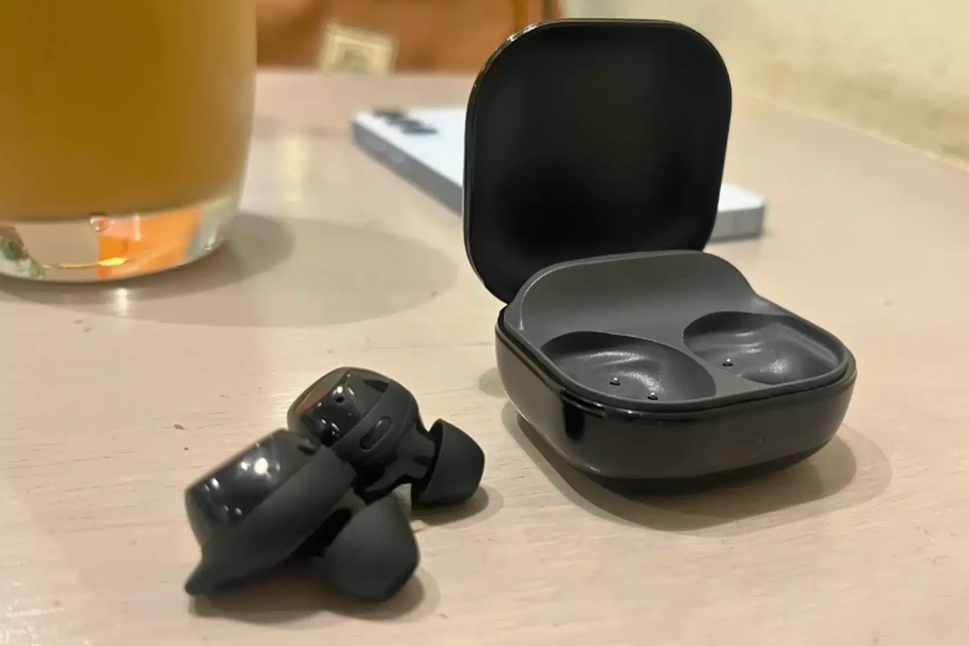 Đánh giá Samsung Buds Core năm 2026: Tai nghe Samsung giá mềm, dùng ổn định