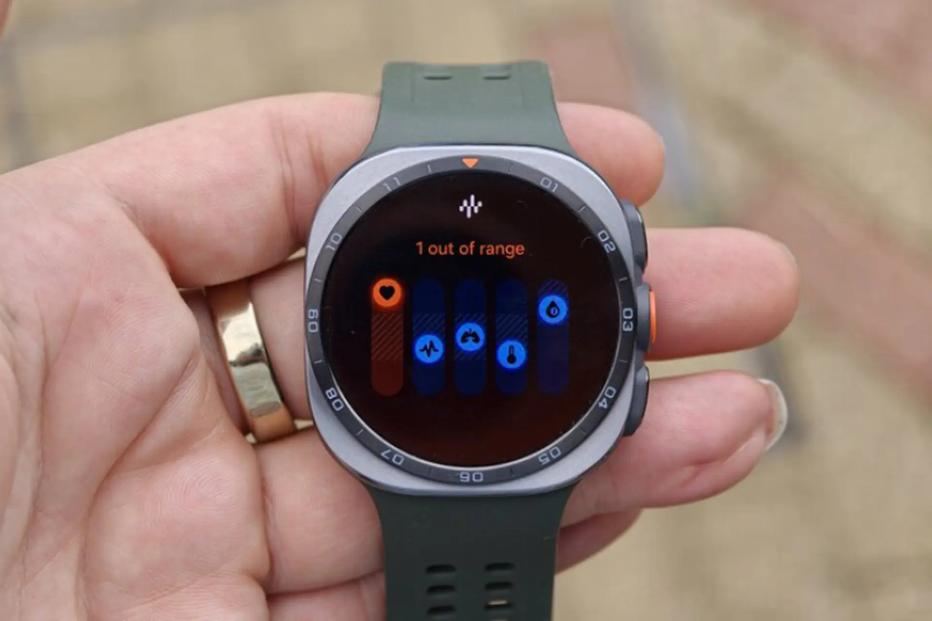 Đánh giá Samsung Galaxy Watch Ultra2: Thiết kế mỏng hơn, pin 800 mAh và loạt tính năng sức khỏe
