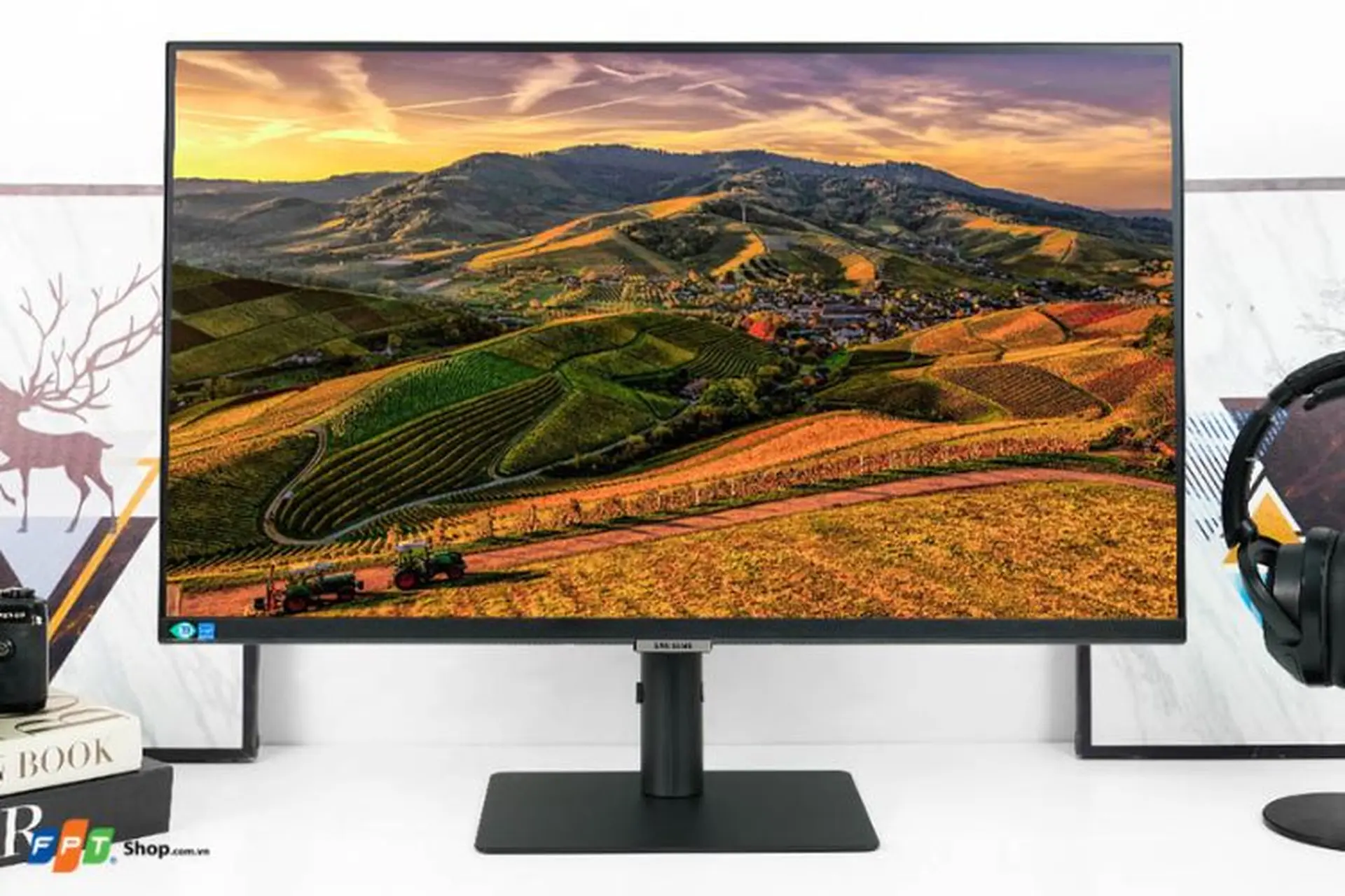 Đánh giá Samsung ViewFinity S8: Màn hình 4K chuyên nghiệp cho thiết kế, sáng tạo nội dung và làm việc đa nhiệm