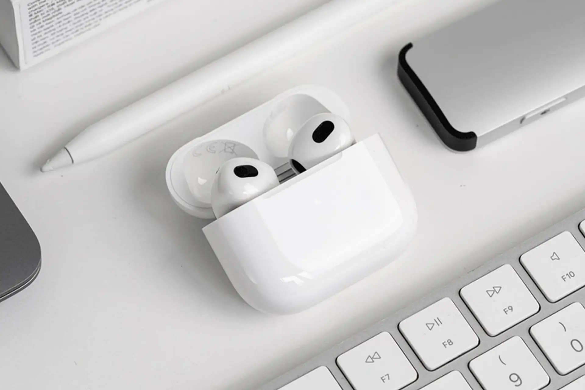 Đánh giá tai nghe AirPods 3 2022: Thiết kế thoải mái, âm thanh Spatial Audio và pin 30 giờ
