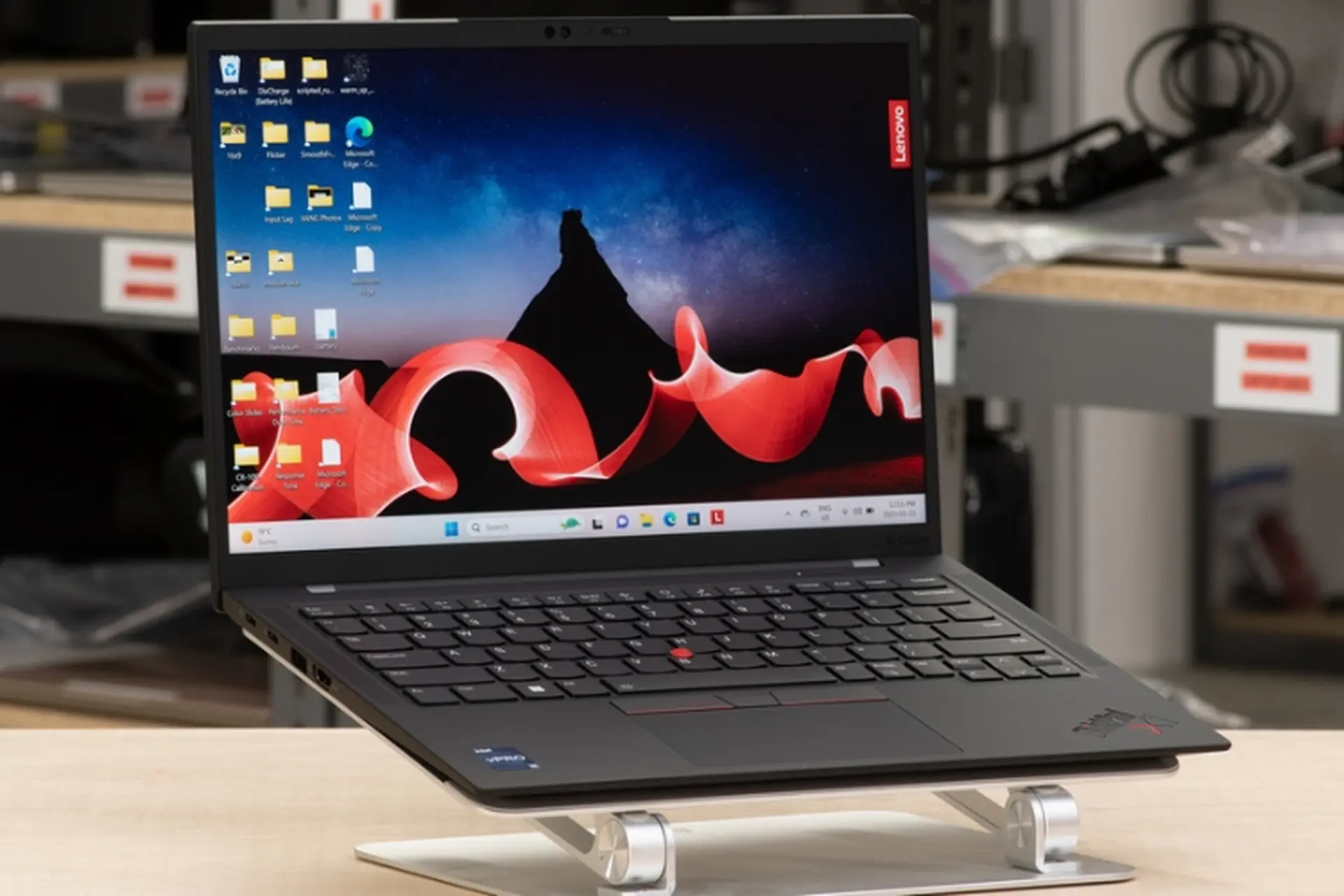Đánh giá ThinkPad X1 Carbon Gen 11: Laptop doanh nhân siêu nhẹ, hiệu năng Intel Core thế hệ 13 mạnh mẽ