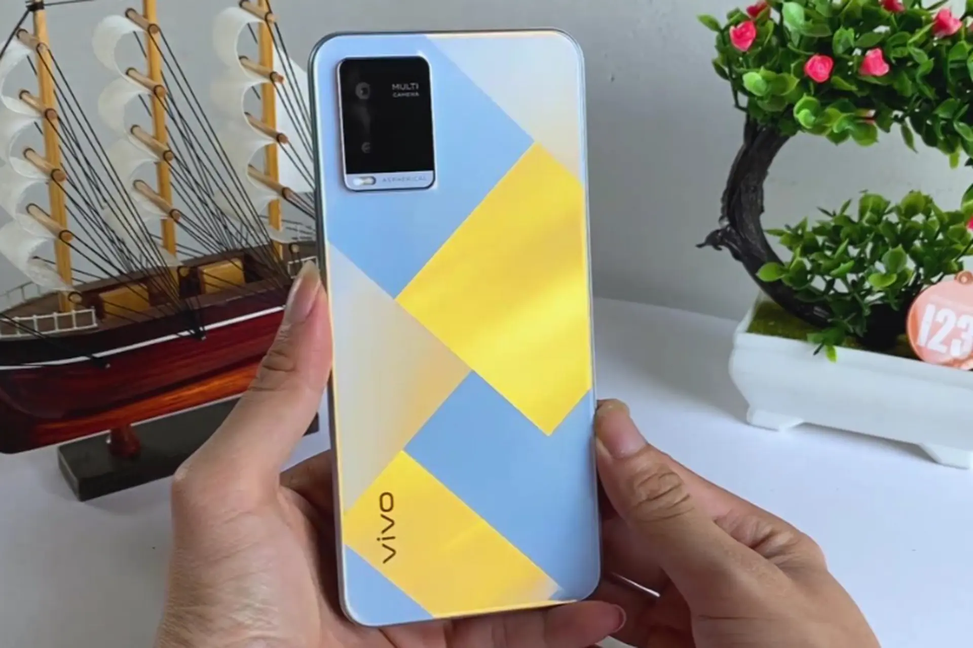 Đánh giá Vivo Y21: Thiết kế, màn hình, hiệu năng và pin còn đáng mua năm 2026?