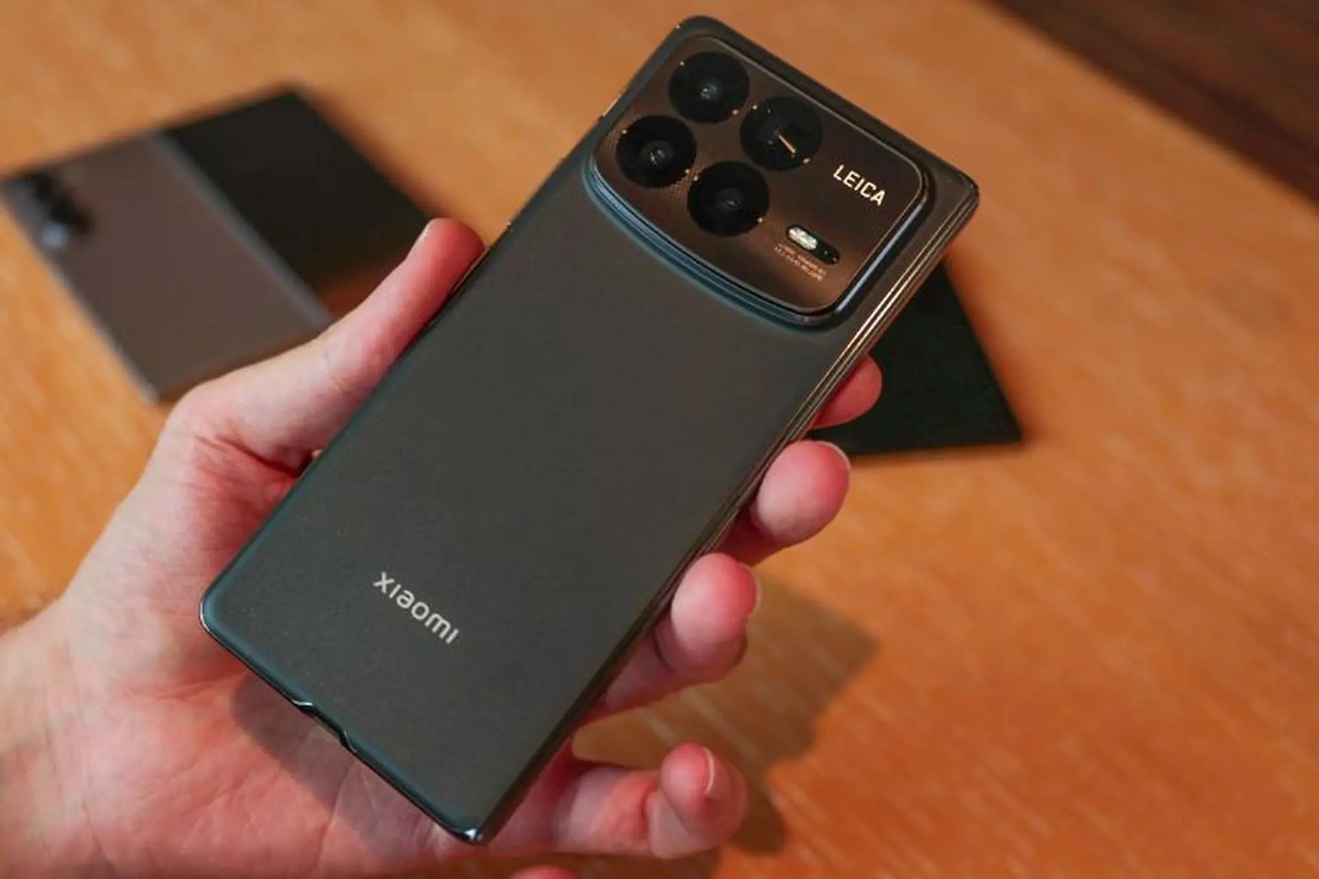 Đánh giá Xiaomi MIX Fold 4: Siêu phẩm màn hình gập hội tụ thiết kế thời thượng và hiệu năng đỉnh cao