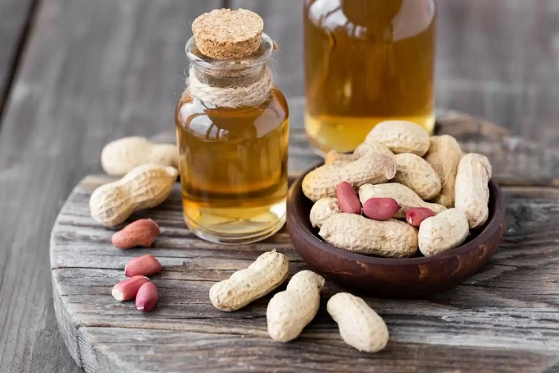 Lợi ích tuyệt vời của dầu đậu phộng​ đối với sức khỏe và cách làm dầu đậu phộng​ tại nhà