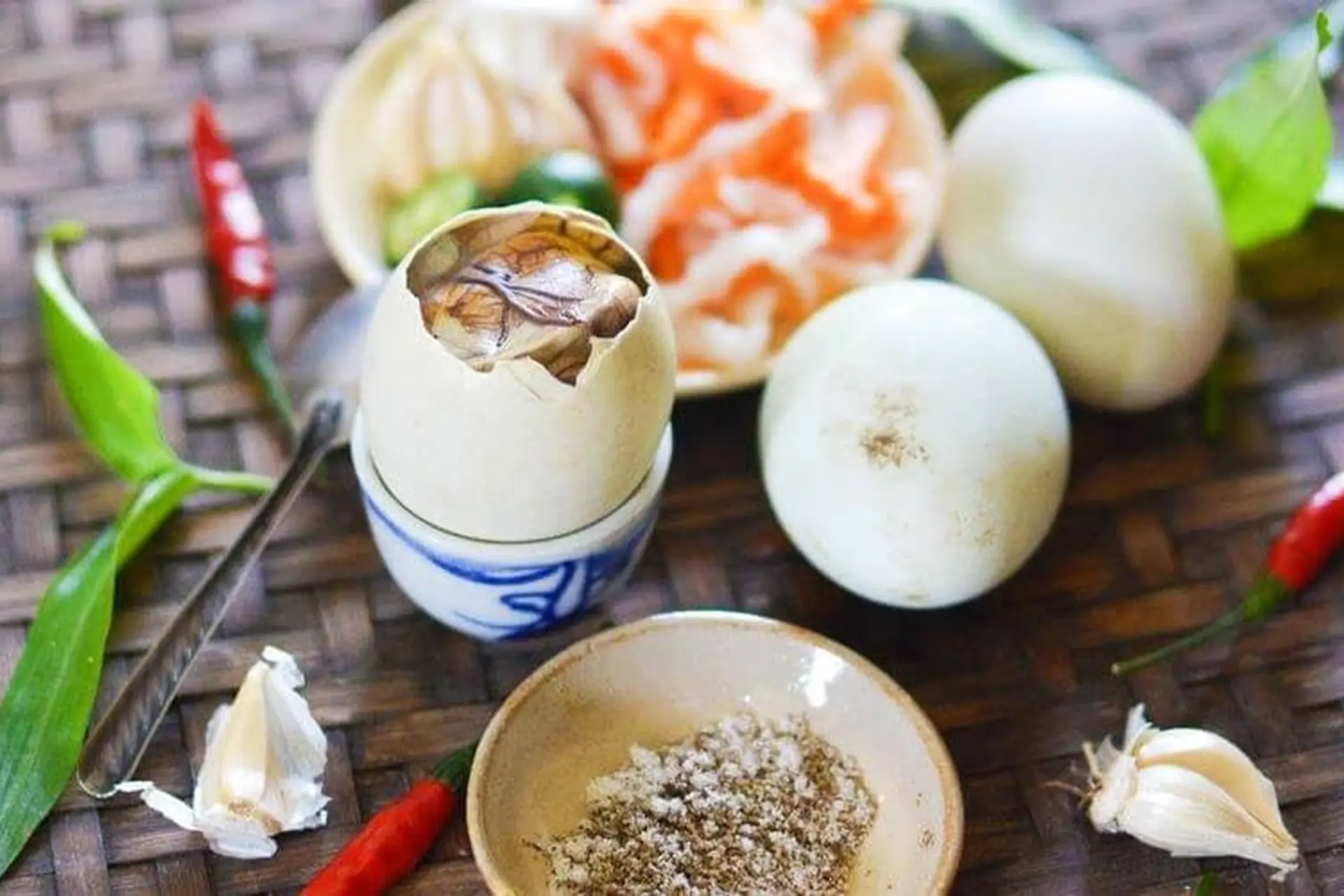 Đầu năm kiêng ăn gì theo quan niệm dân gian để tránh xui xẻo và cầu may mắn?