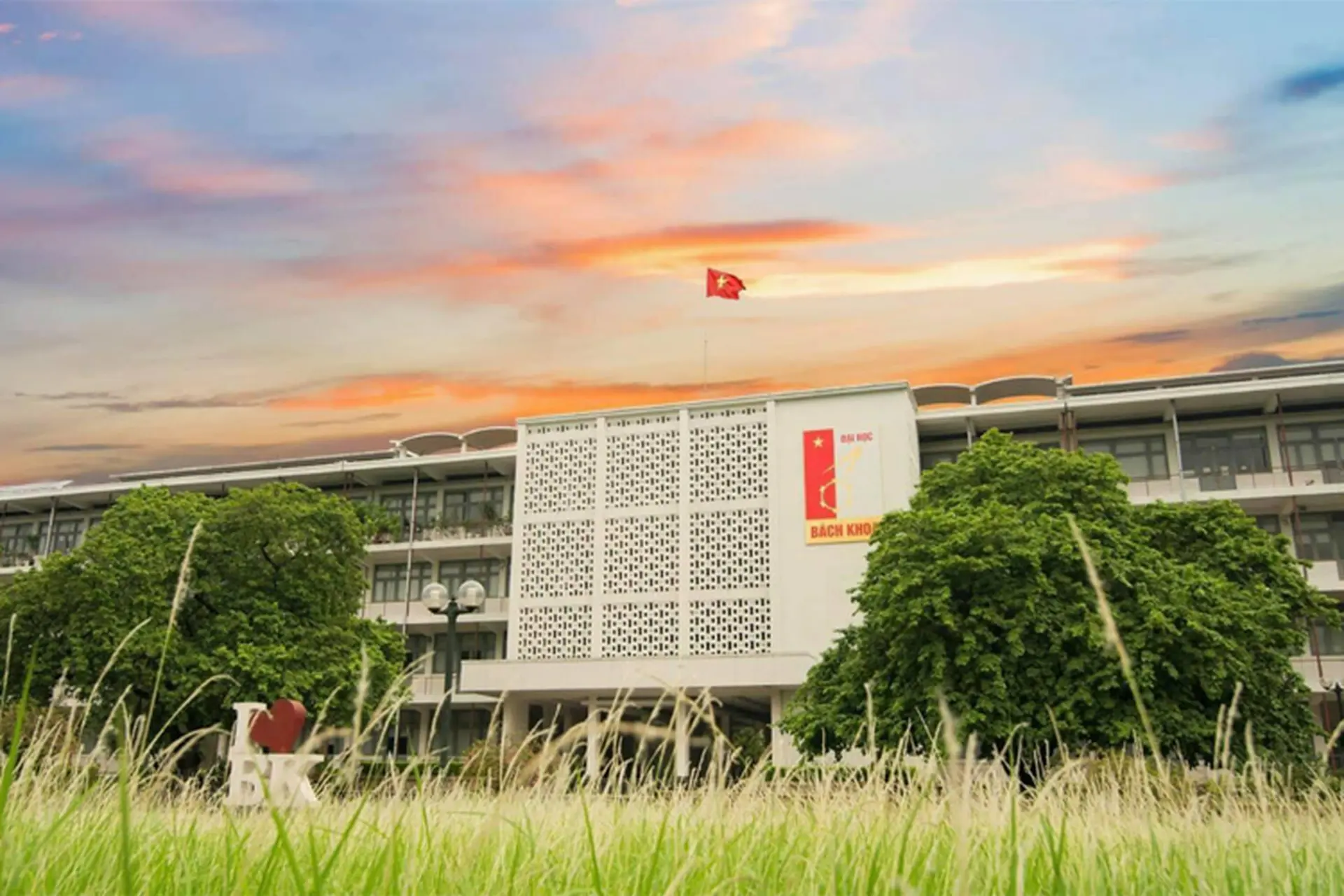 Đề án tuyển sinh Đại học Bách khoa Hà Nội 2025: Cập nhật mới nhất, lời giải cho giấc mơ đại học