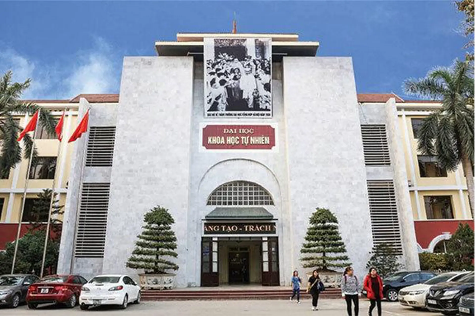 Đề án tuyển sinh Đại học Khoa học Tự nhiên Hà Nội 2025: Chỉ tiêu tuyển sinh nhiều, đa dạng các tổ hợp xét tuyển