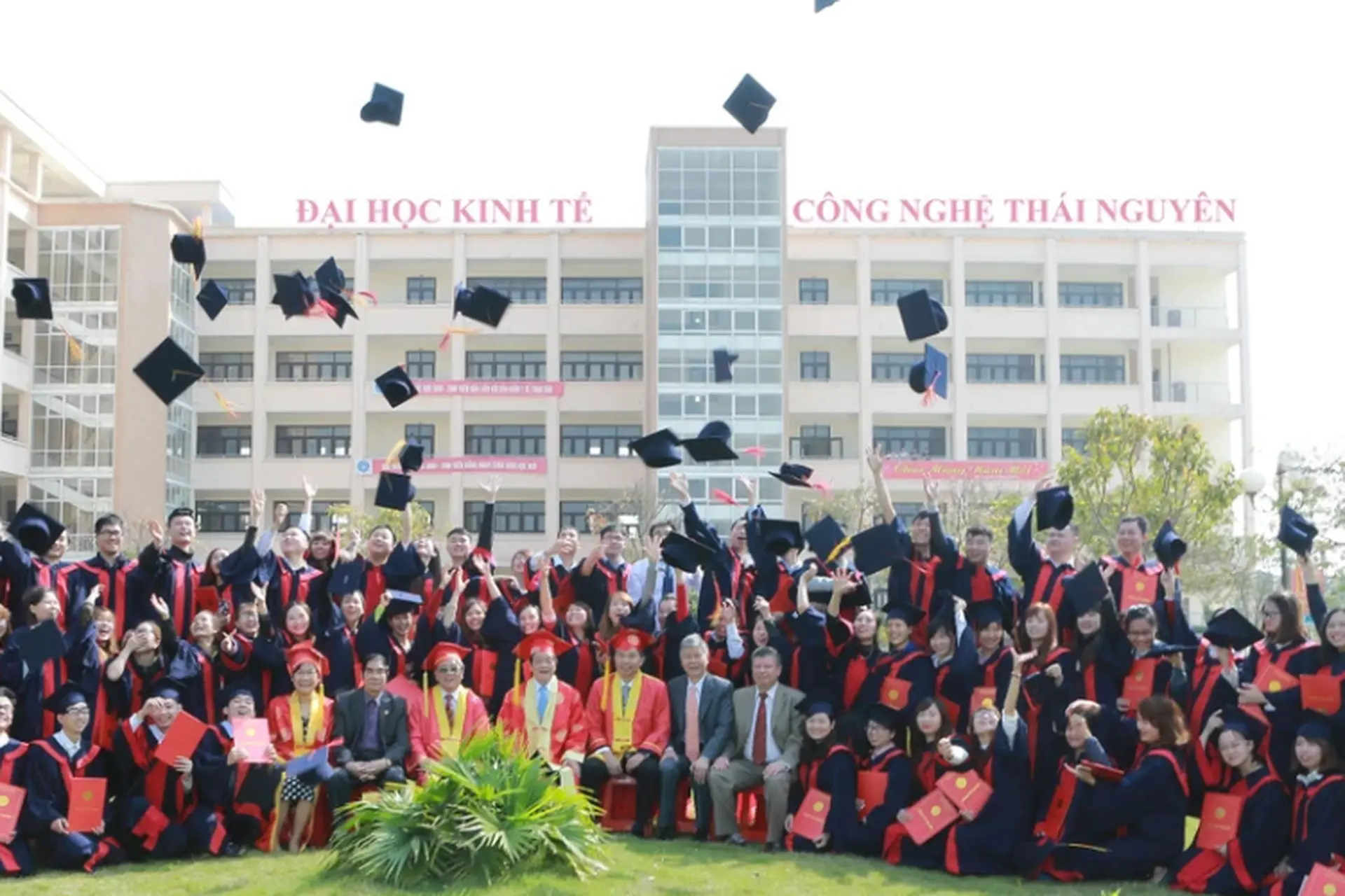 Đề án tuyển sinh Đại Học Kinh tế công nghệ Thái Nguyên 2025 và thông tin xét tuyển